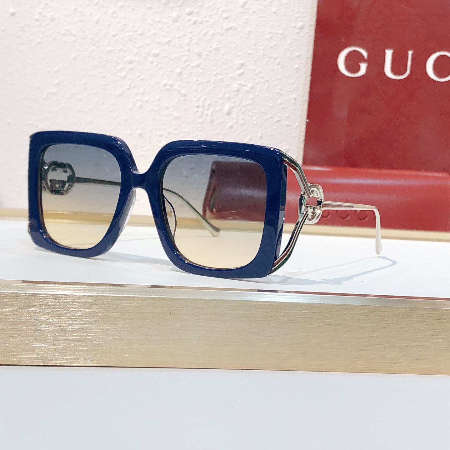 Gucci GUCCI*