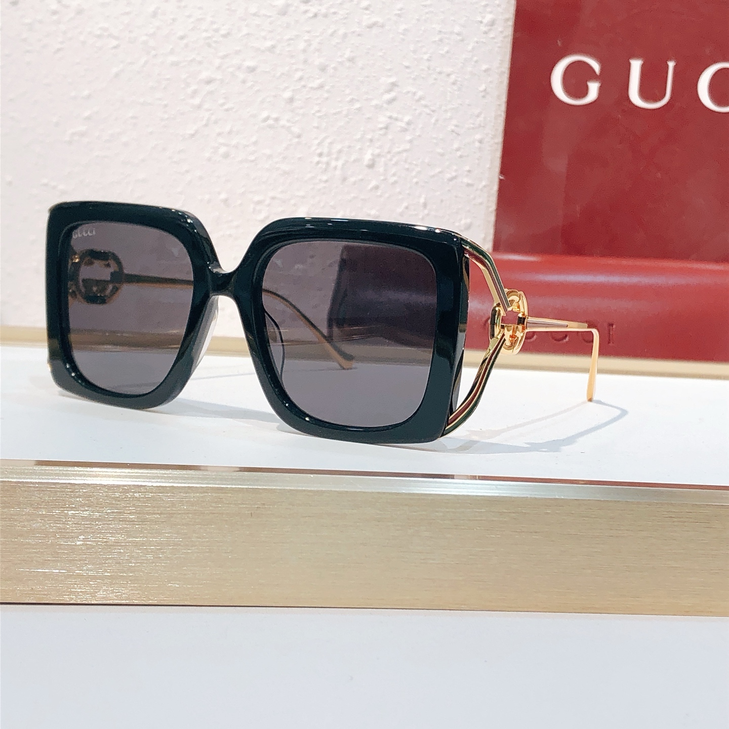 Gucci GUCCI*