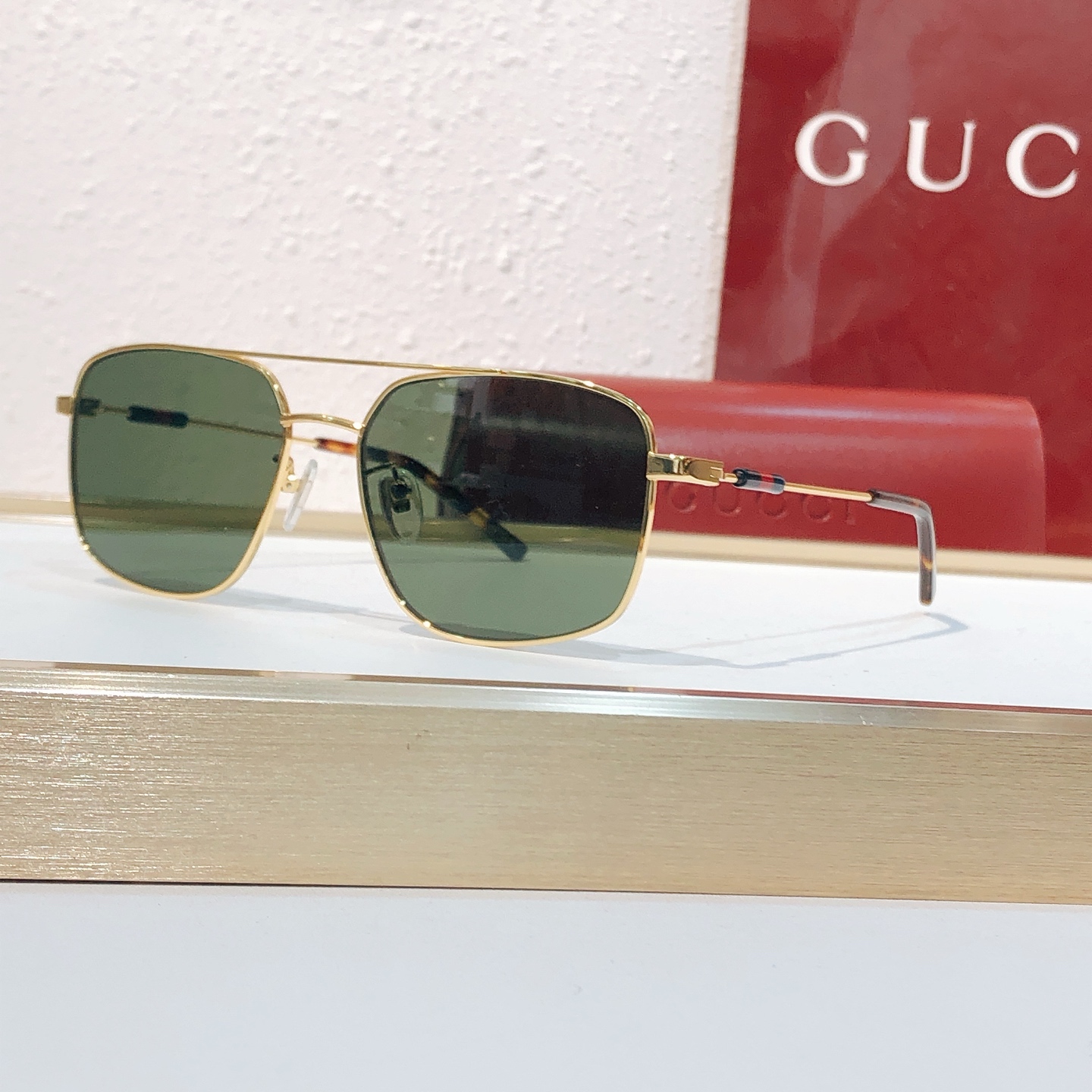 Gucci GUCCI*