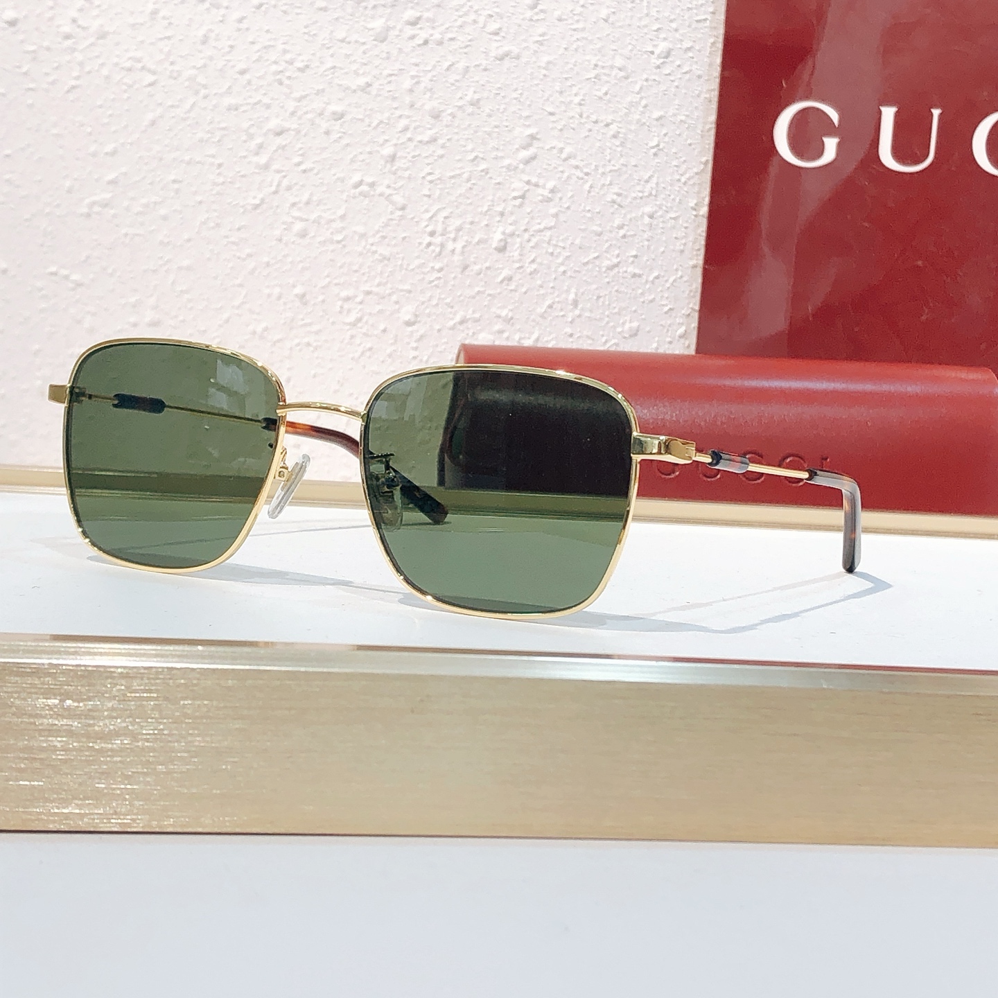 Gucci GUCCI*