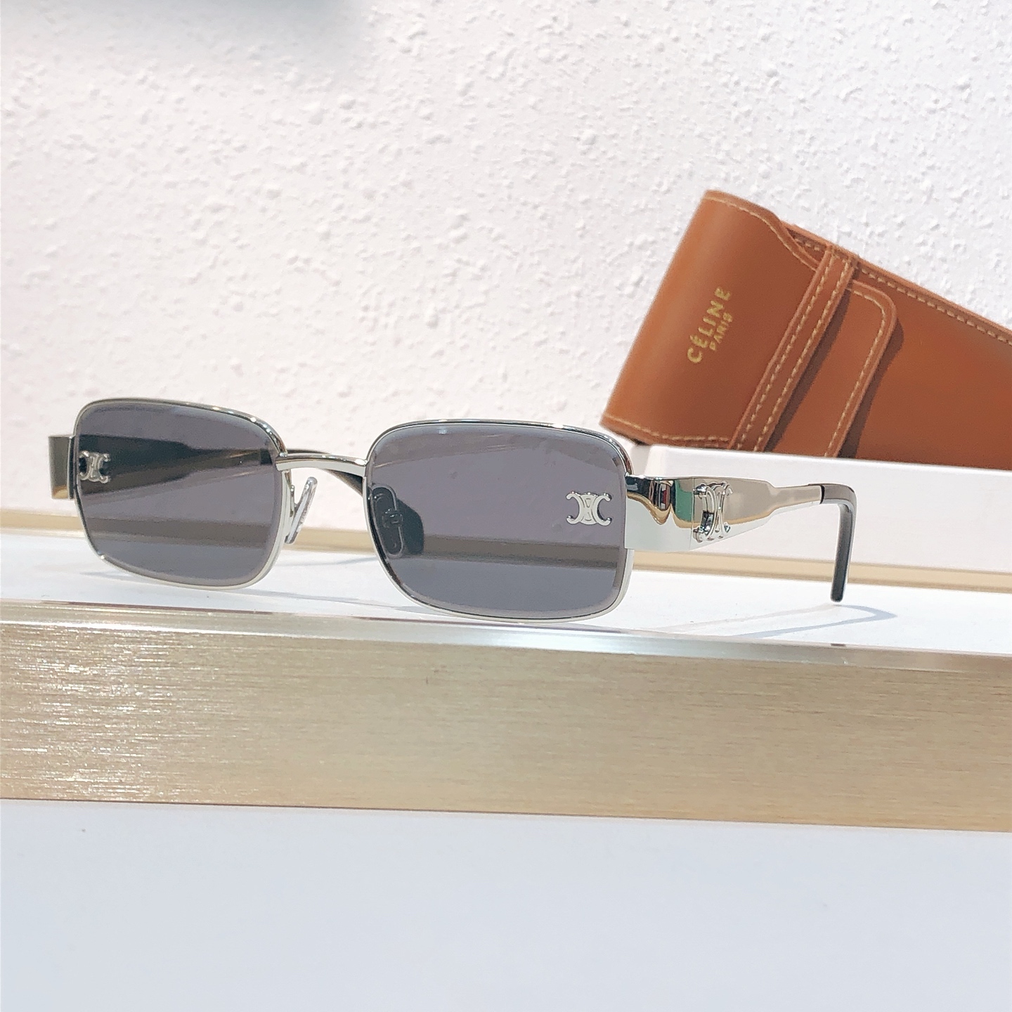 Celine CELIN*MODEL: CL42132U