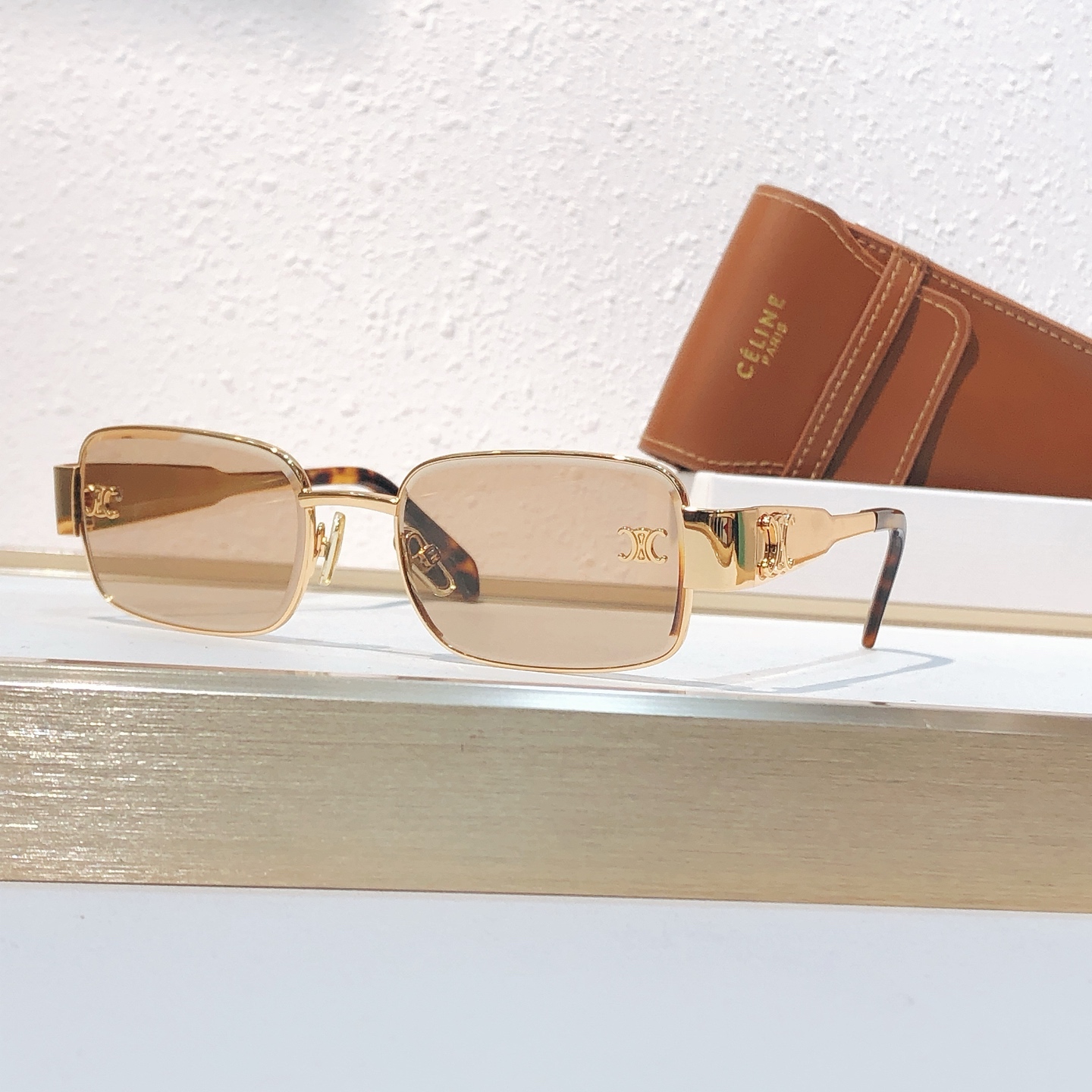 Celine CELIN*MODEL: CL42132U