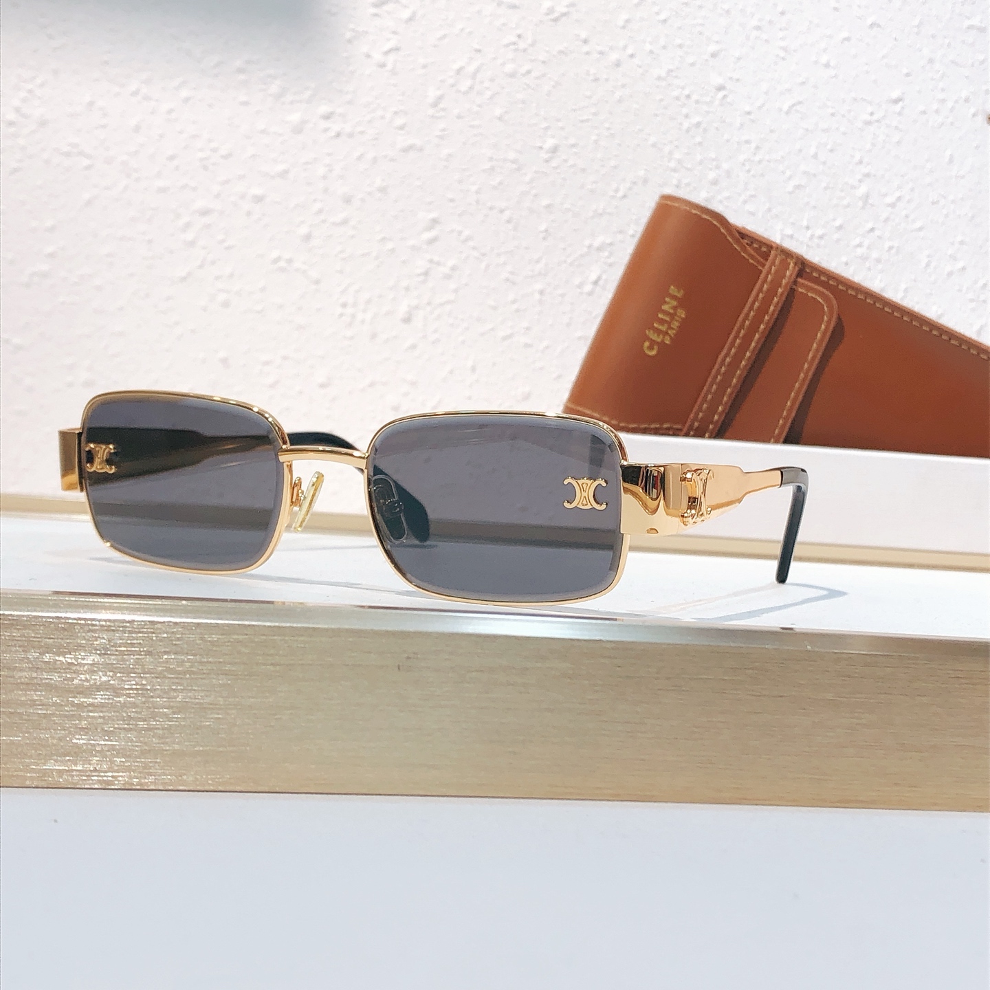 Celine CELIN*MODEL: CL42132U