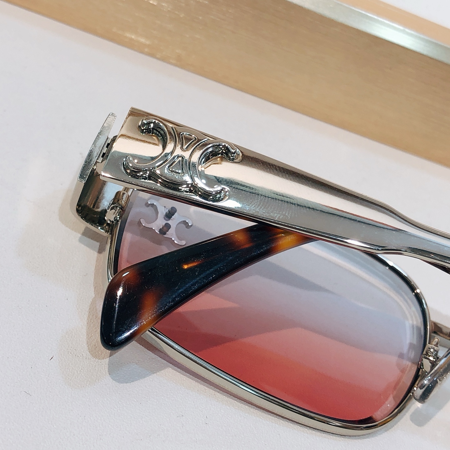 Celine CELIN*MODEL: CL42132U
