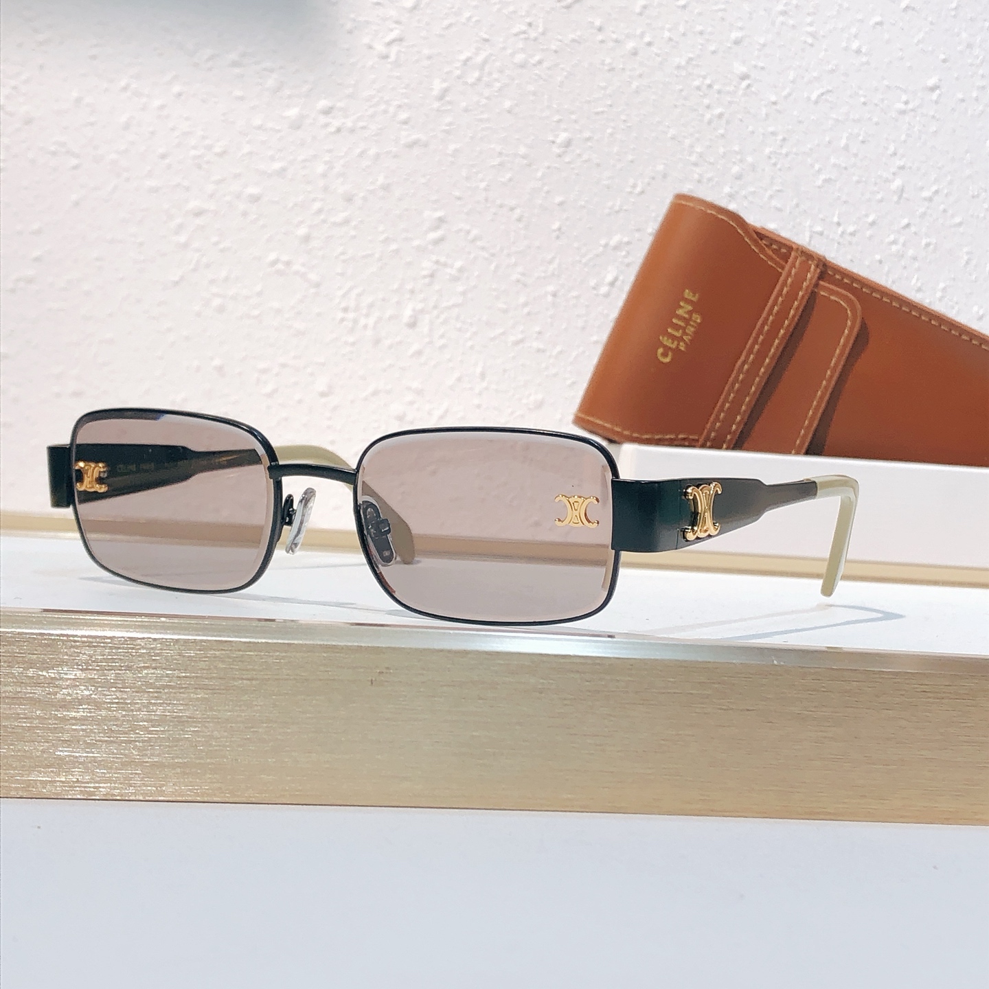 Celine CELIN*MODEL: CL42132U