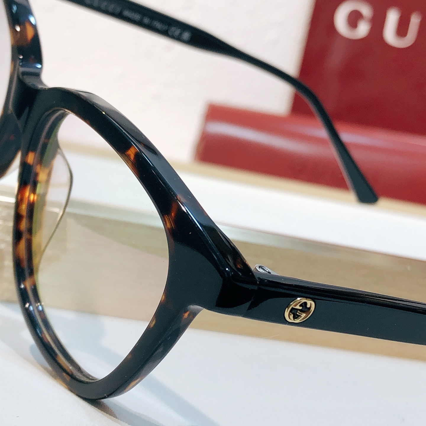 Gucci GUCC*