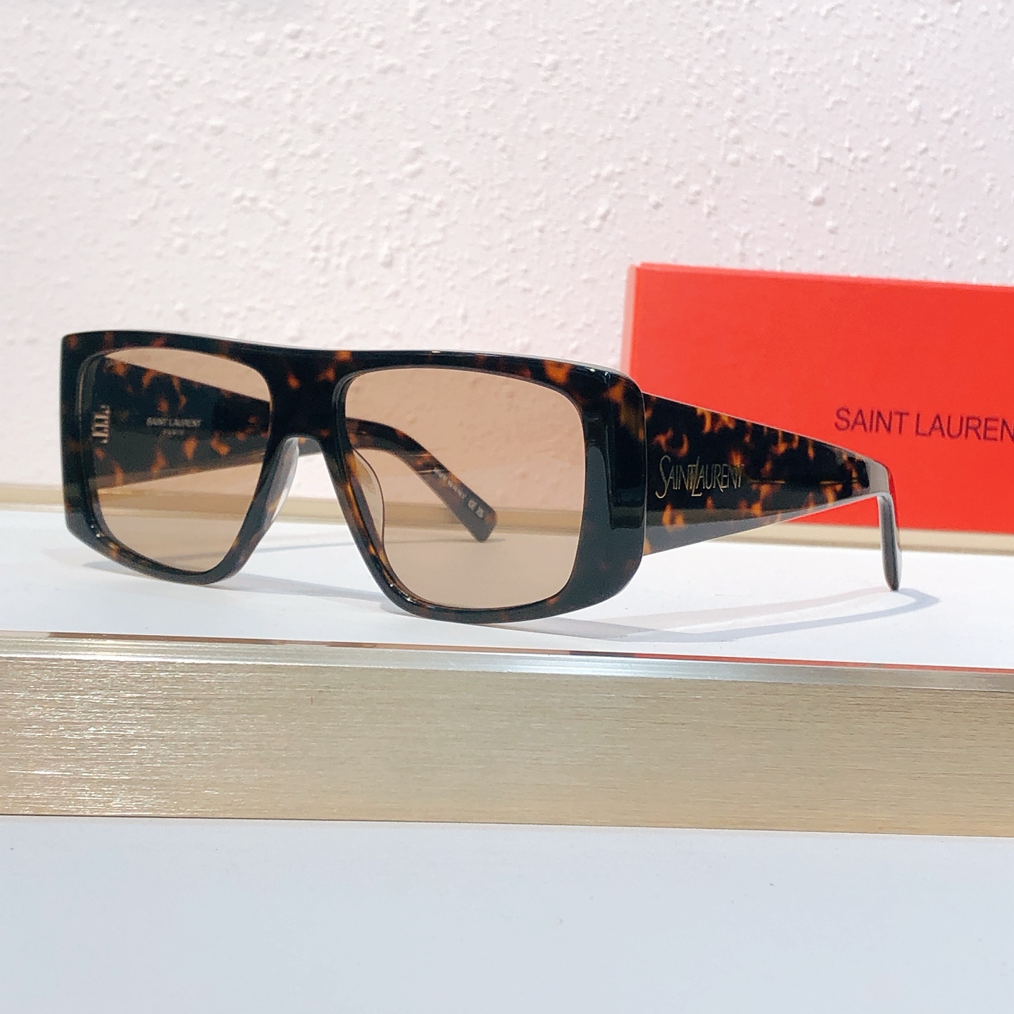 Saint Laurent 𝐒𝐀𝐈𝐍𝐓 SAINT LAURENT