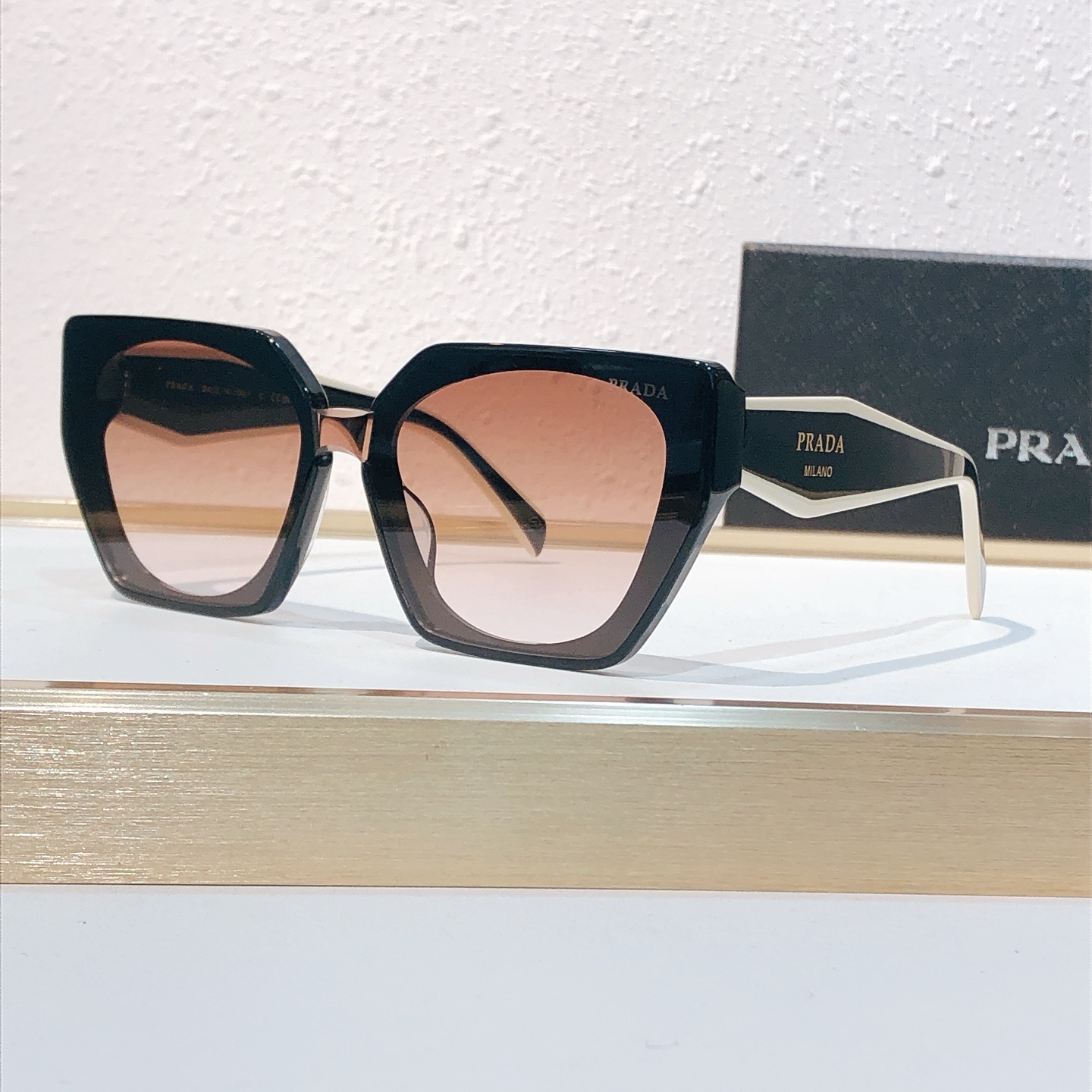 Prada PRAD*