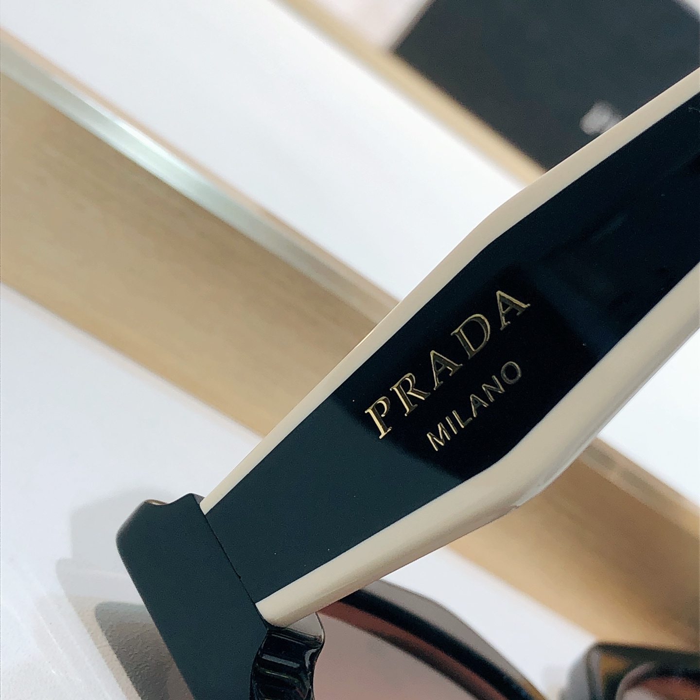 Prada PRAD*