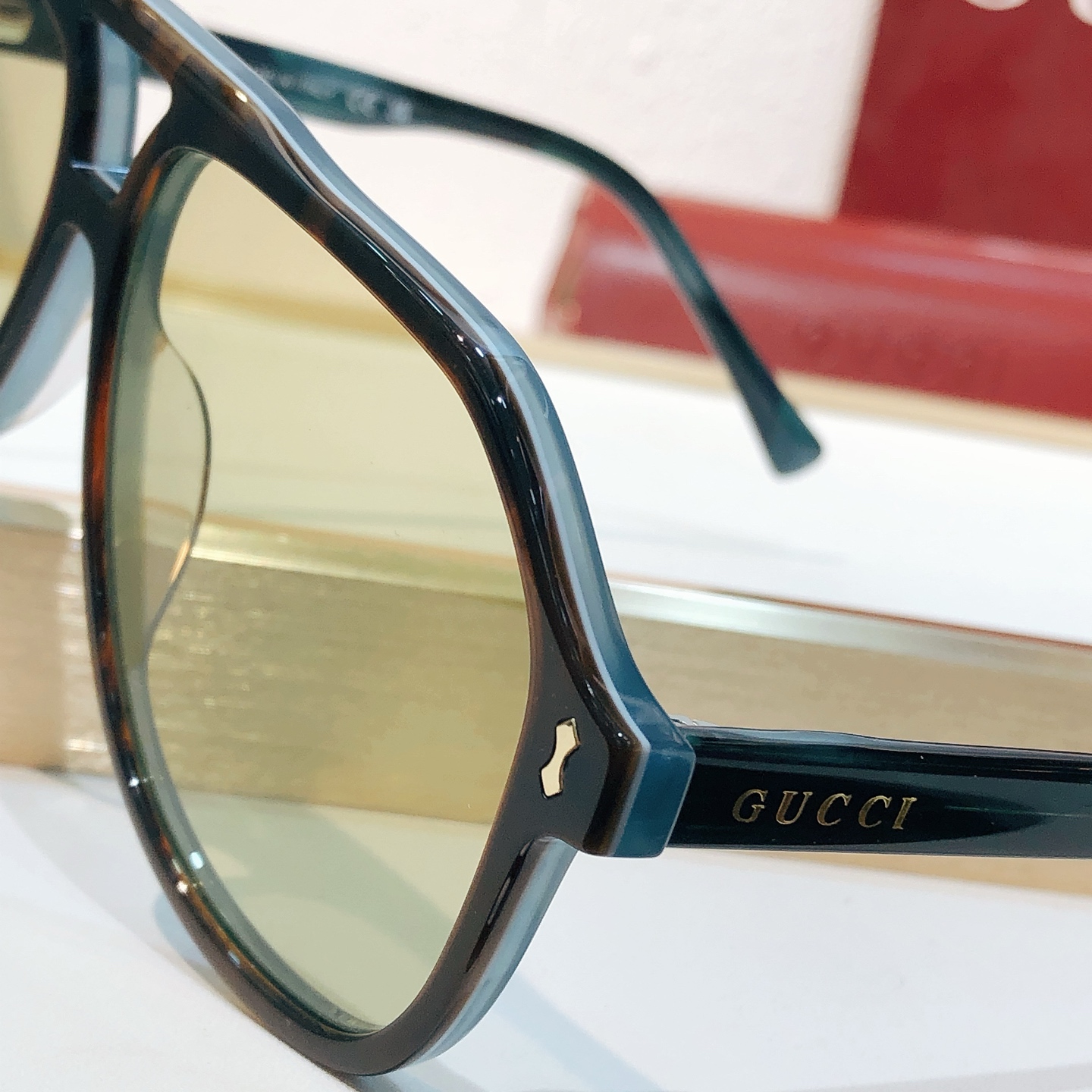 Gucci GUCC*
