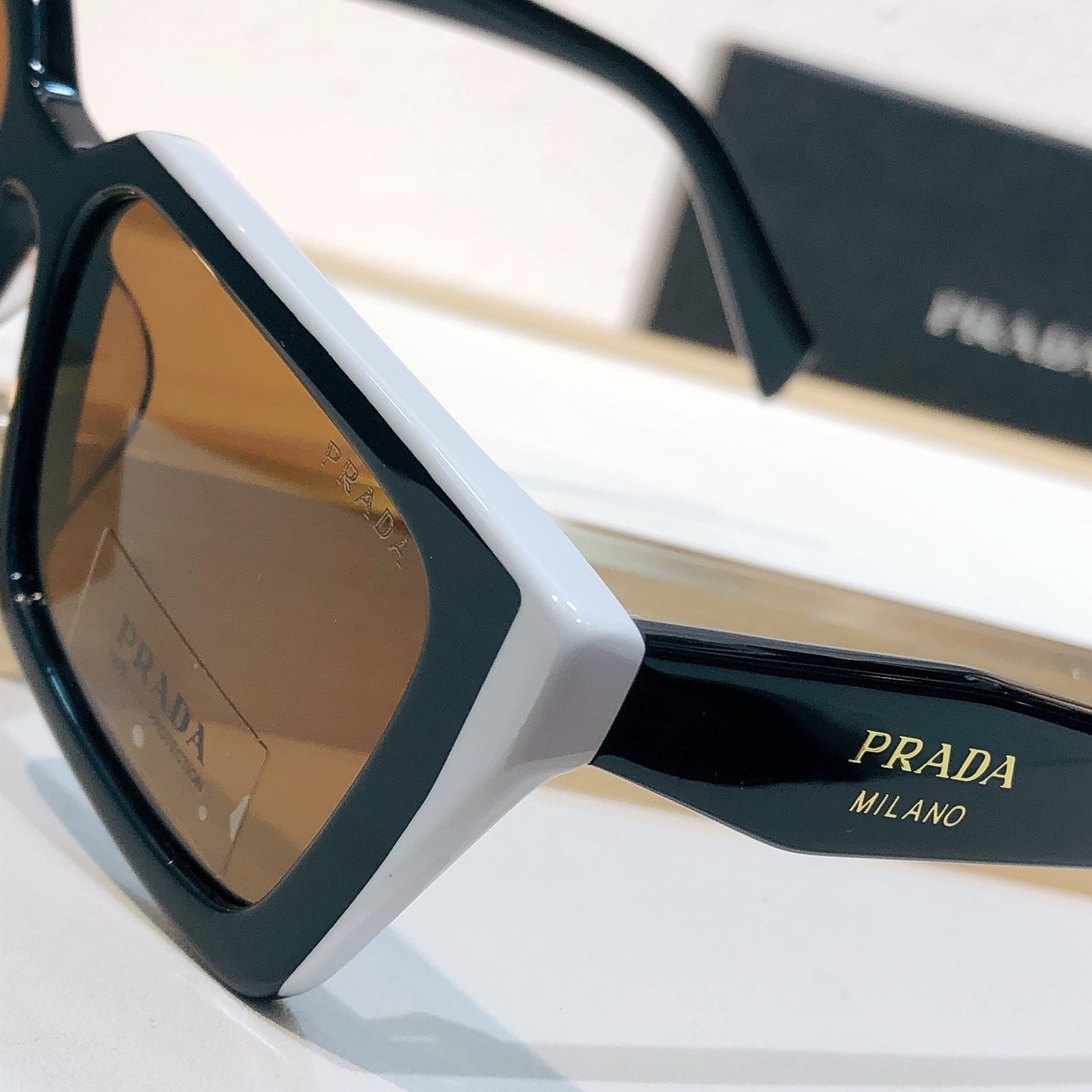 Prada PRAD*