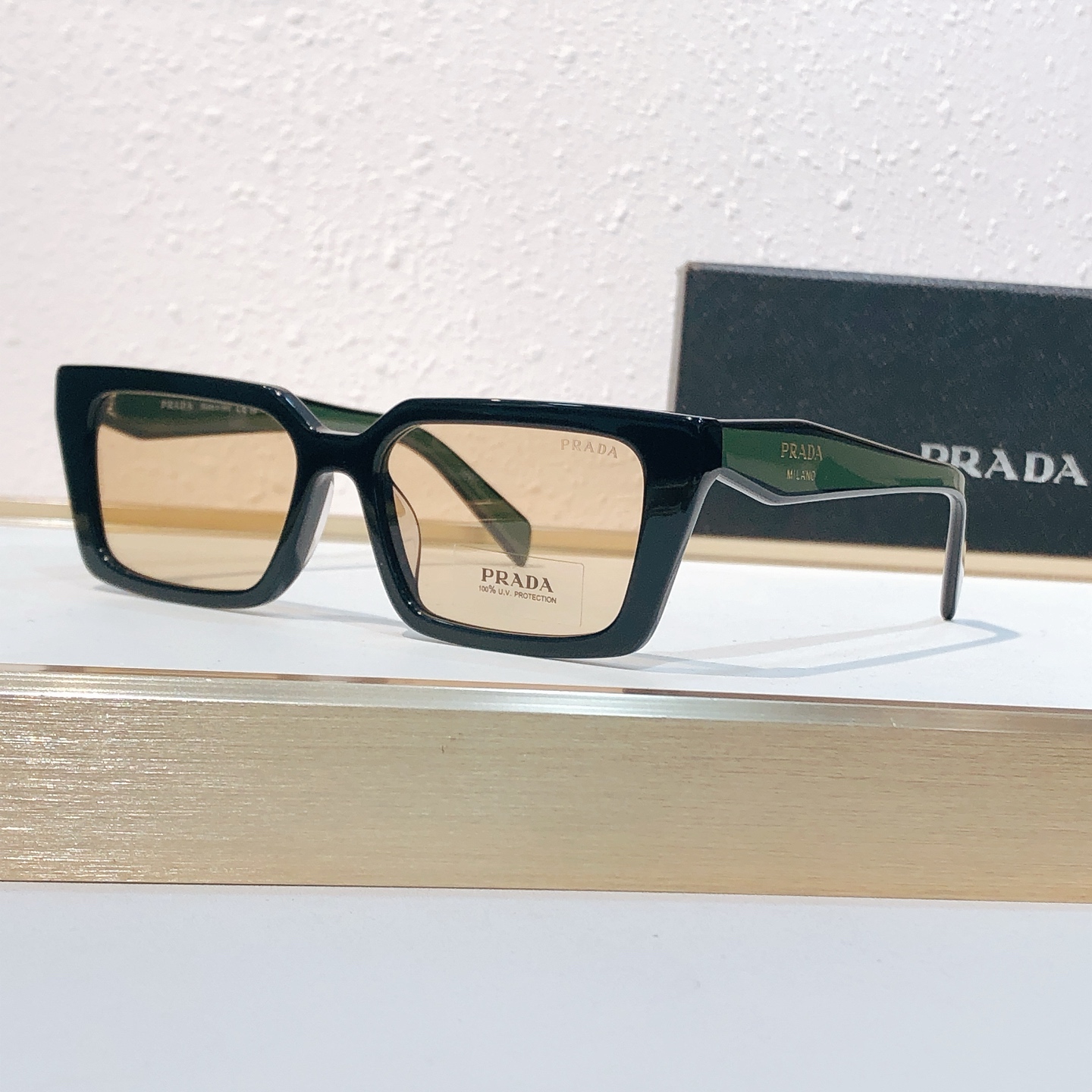 Prada PRAD*