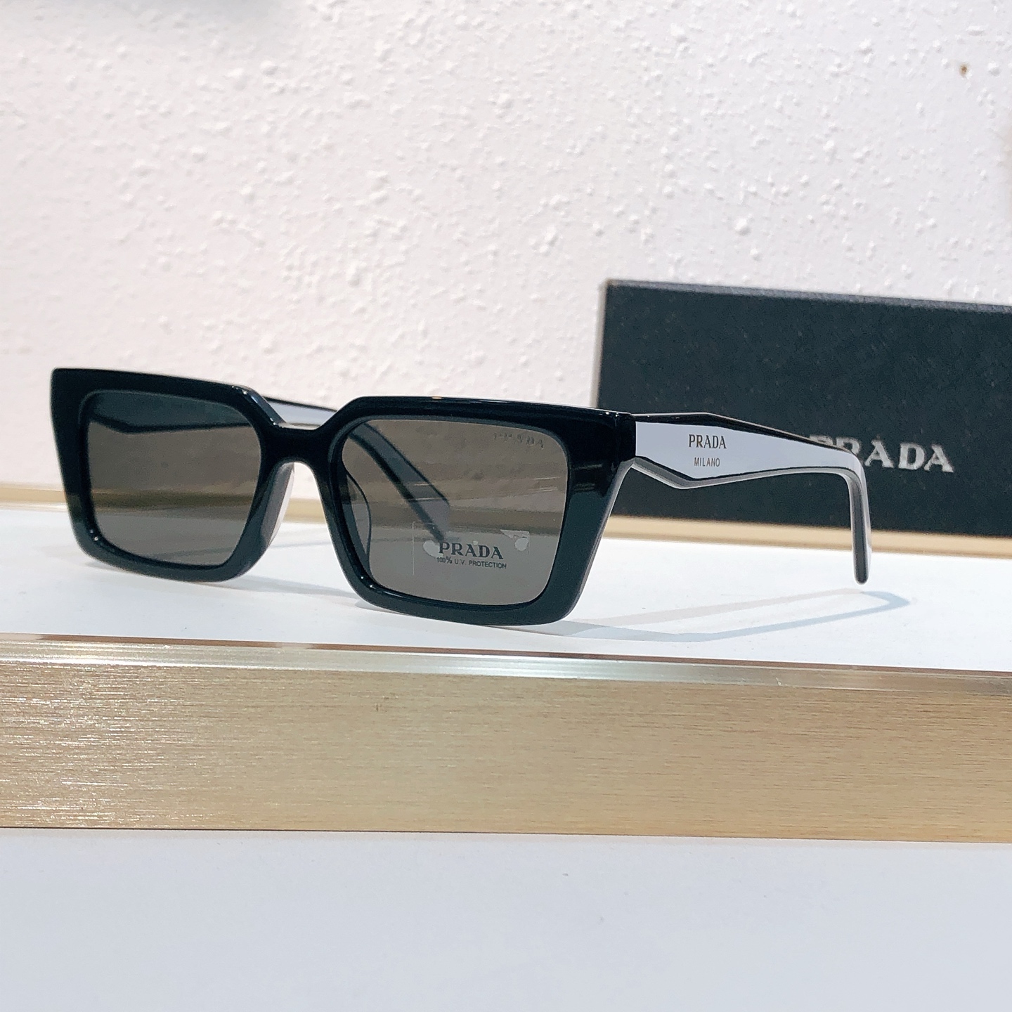 Prada PRAD*