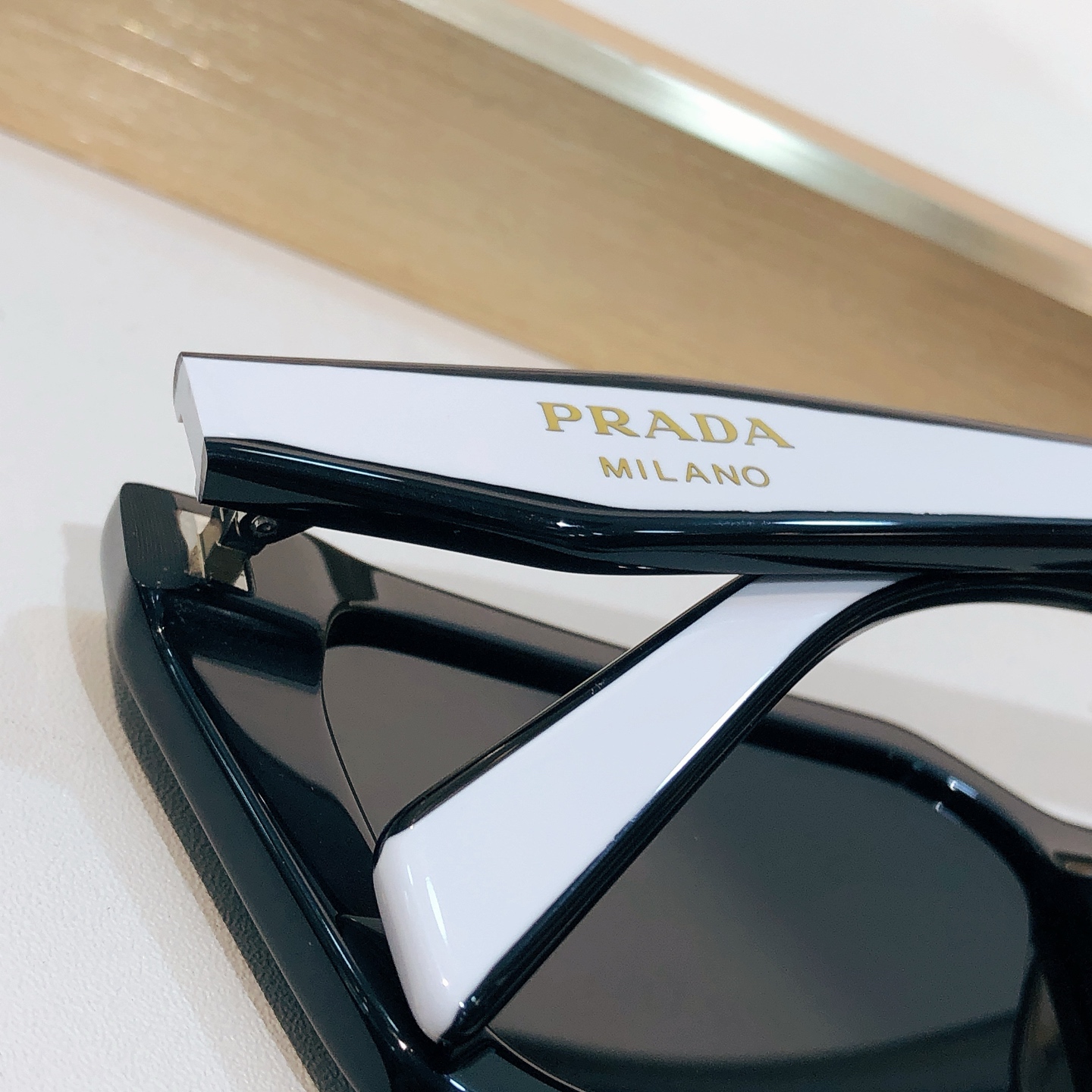 Prada PRAD*