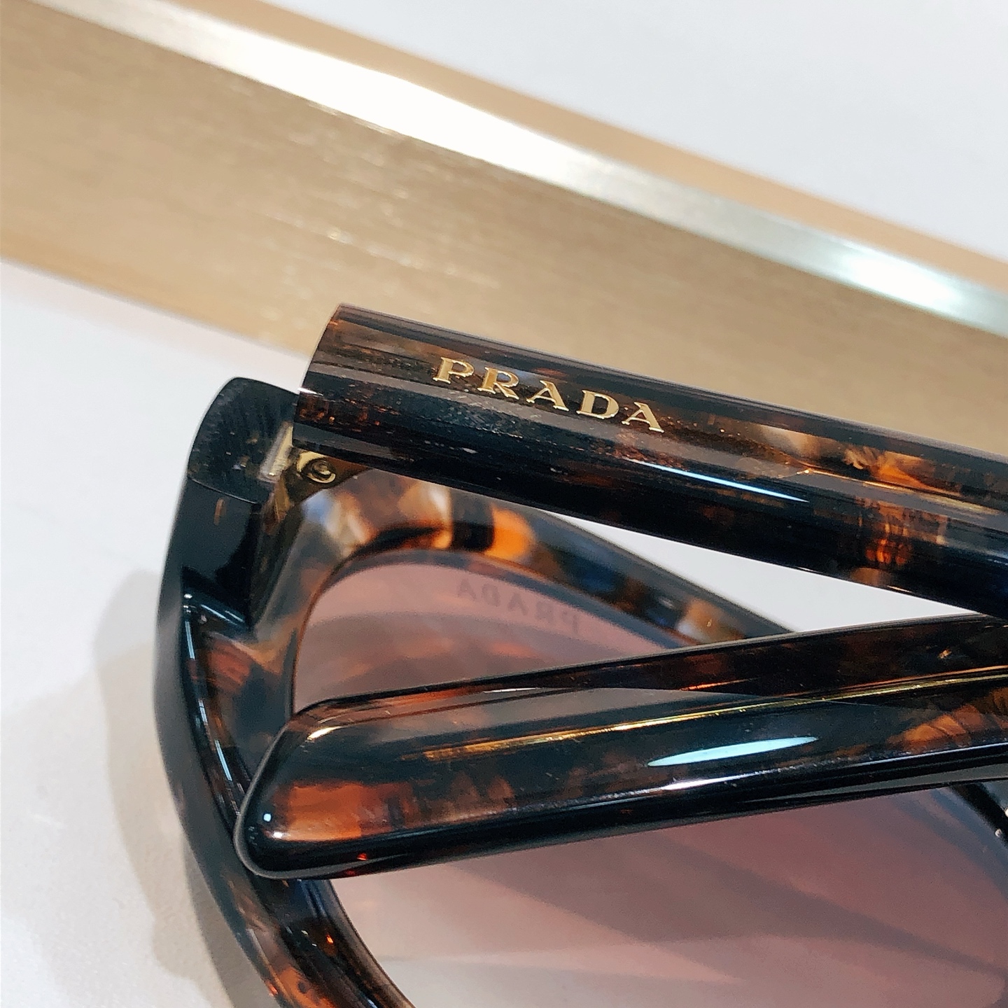 Prada PRAD*