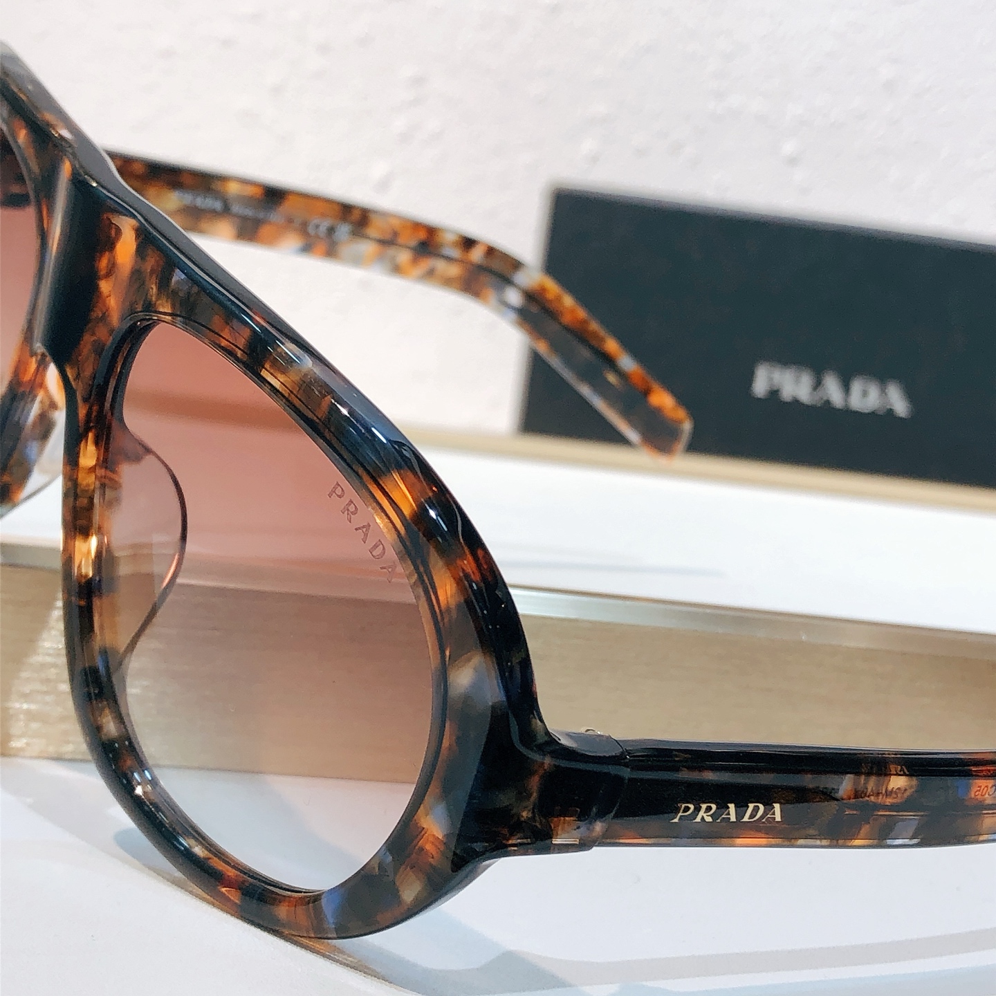 Prada PRAD*