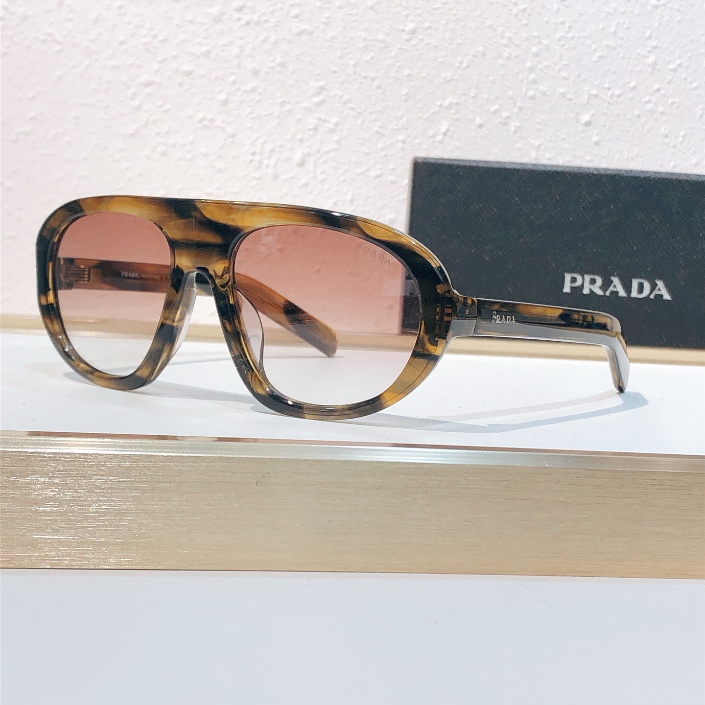 Prada PRAD*