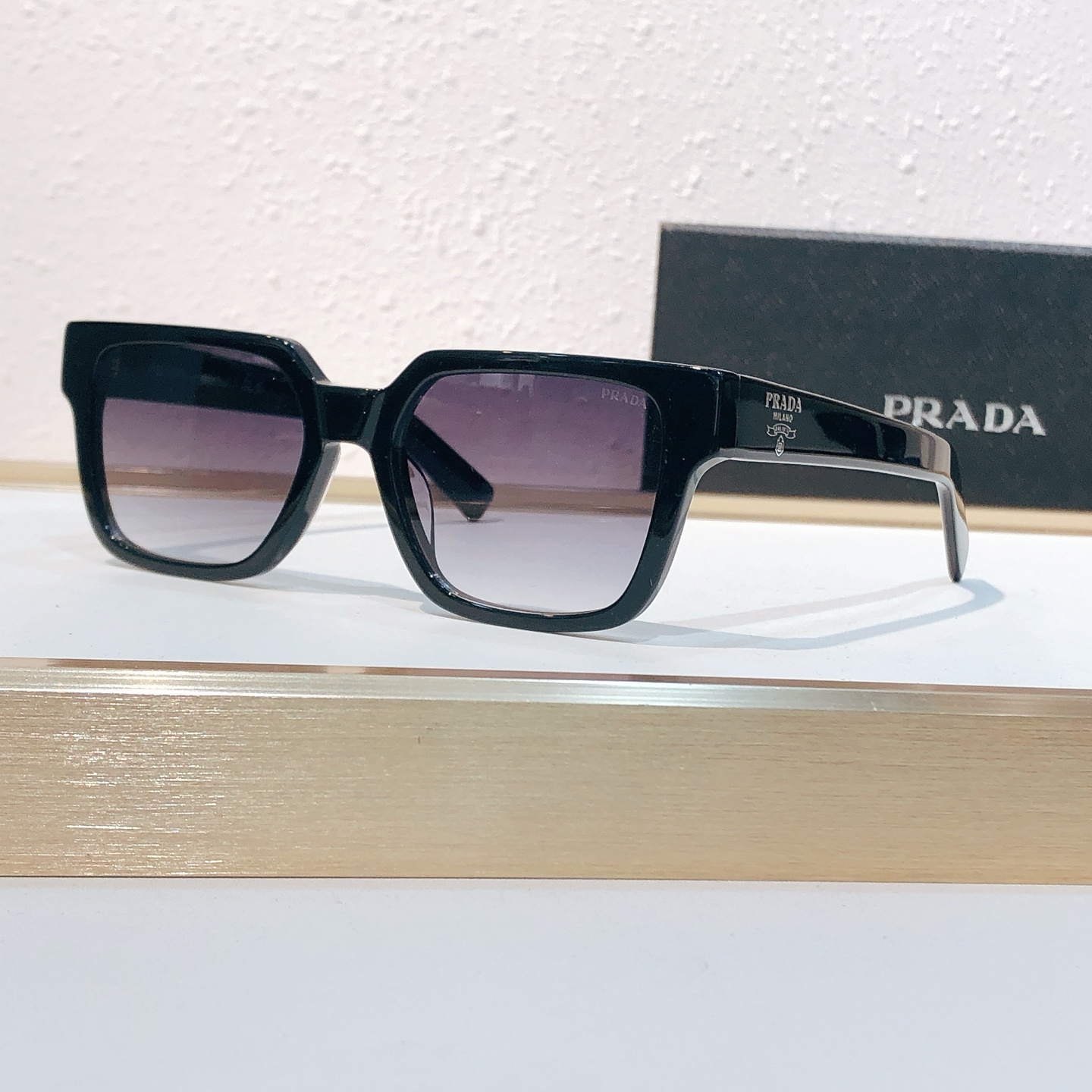 Prada PRADA*
