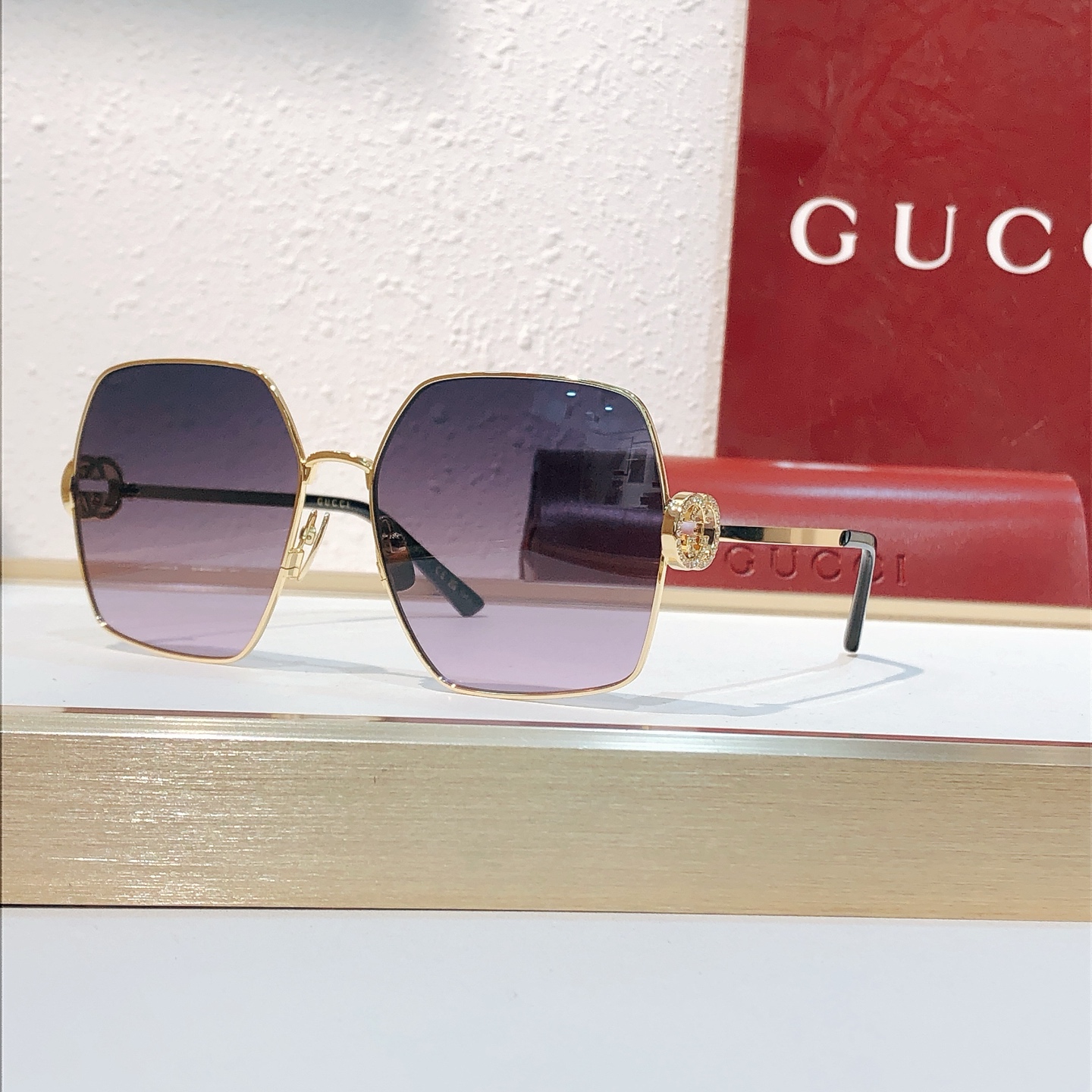 Gucci GUCC*
