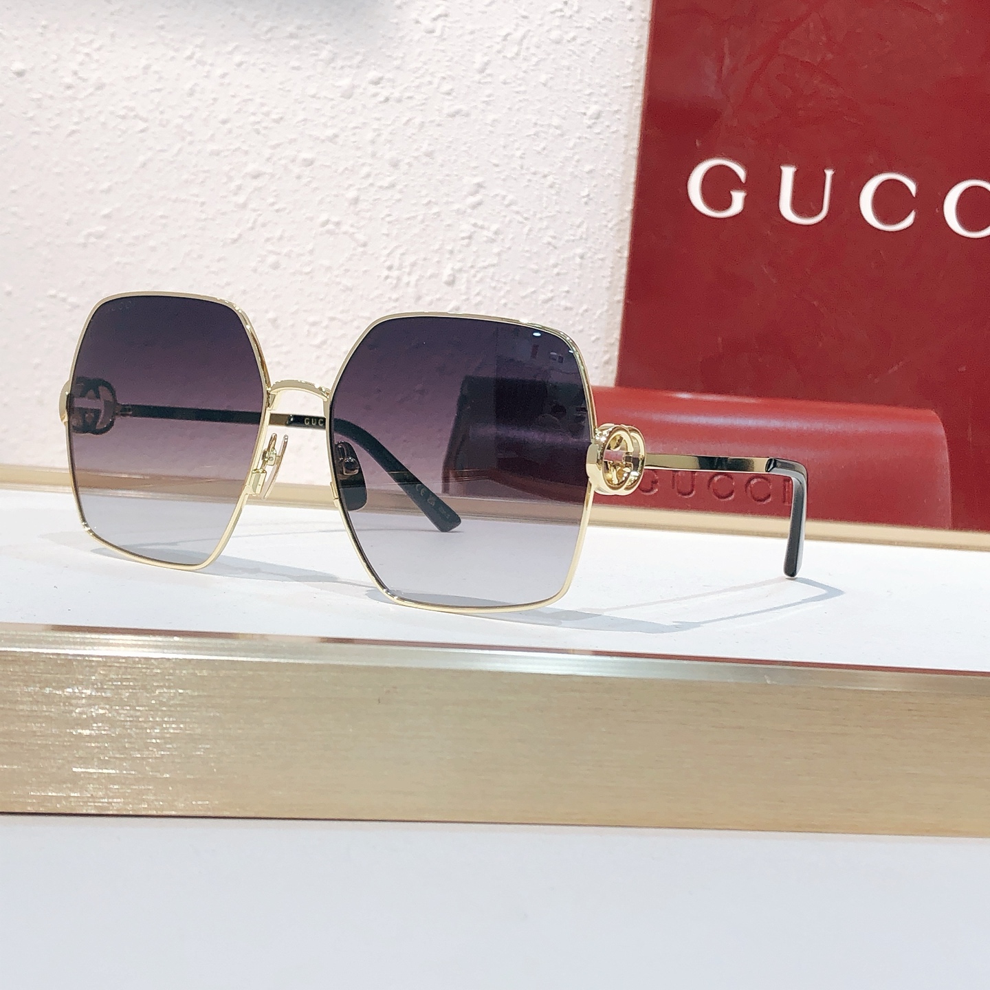 Gucci GUCC*