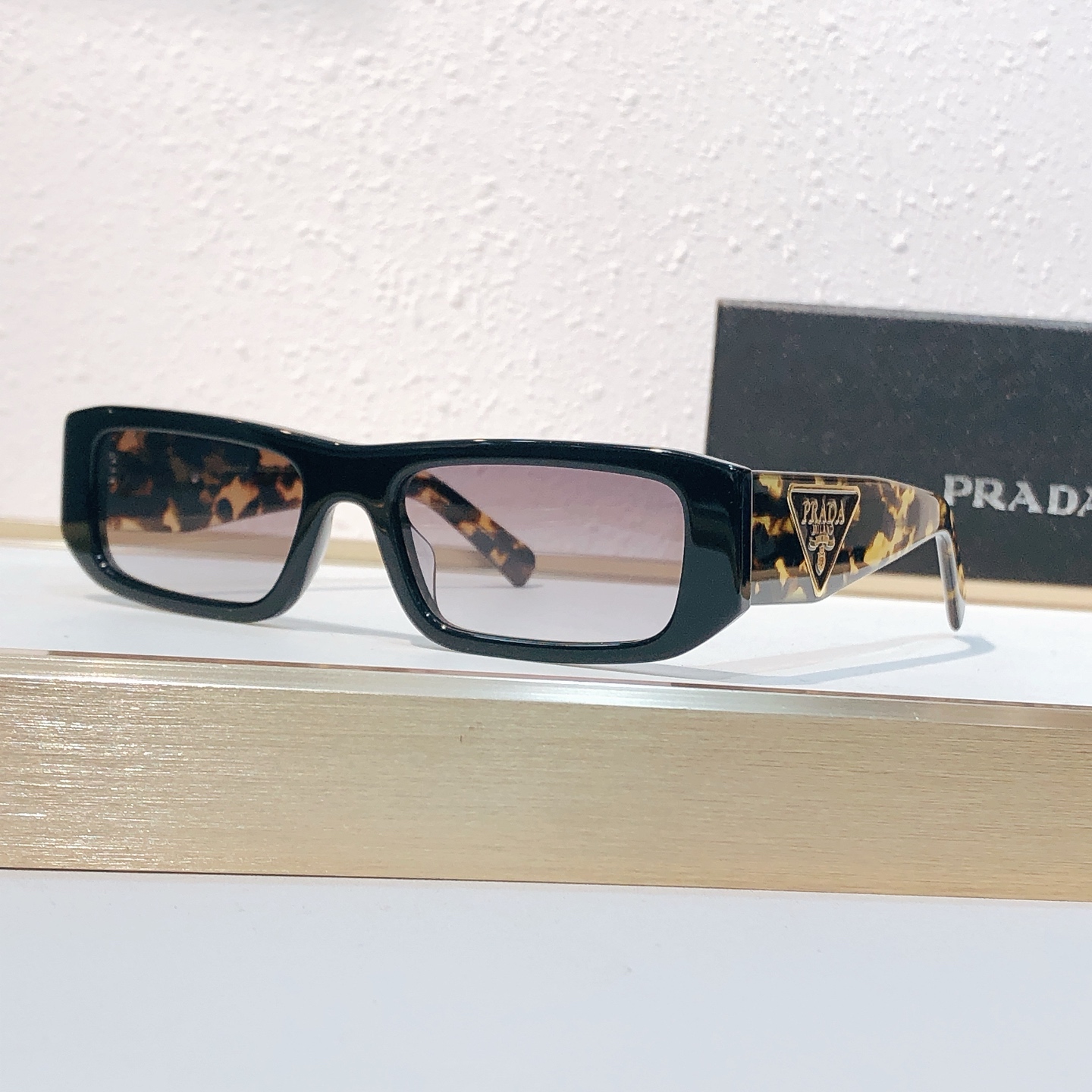 Prada PRAD*