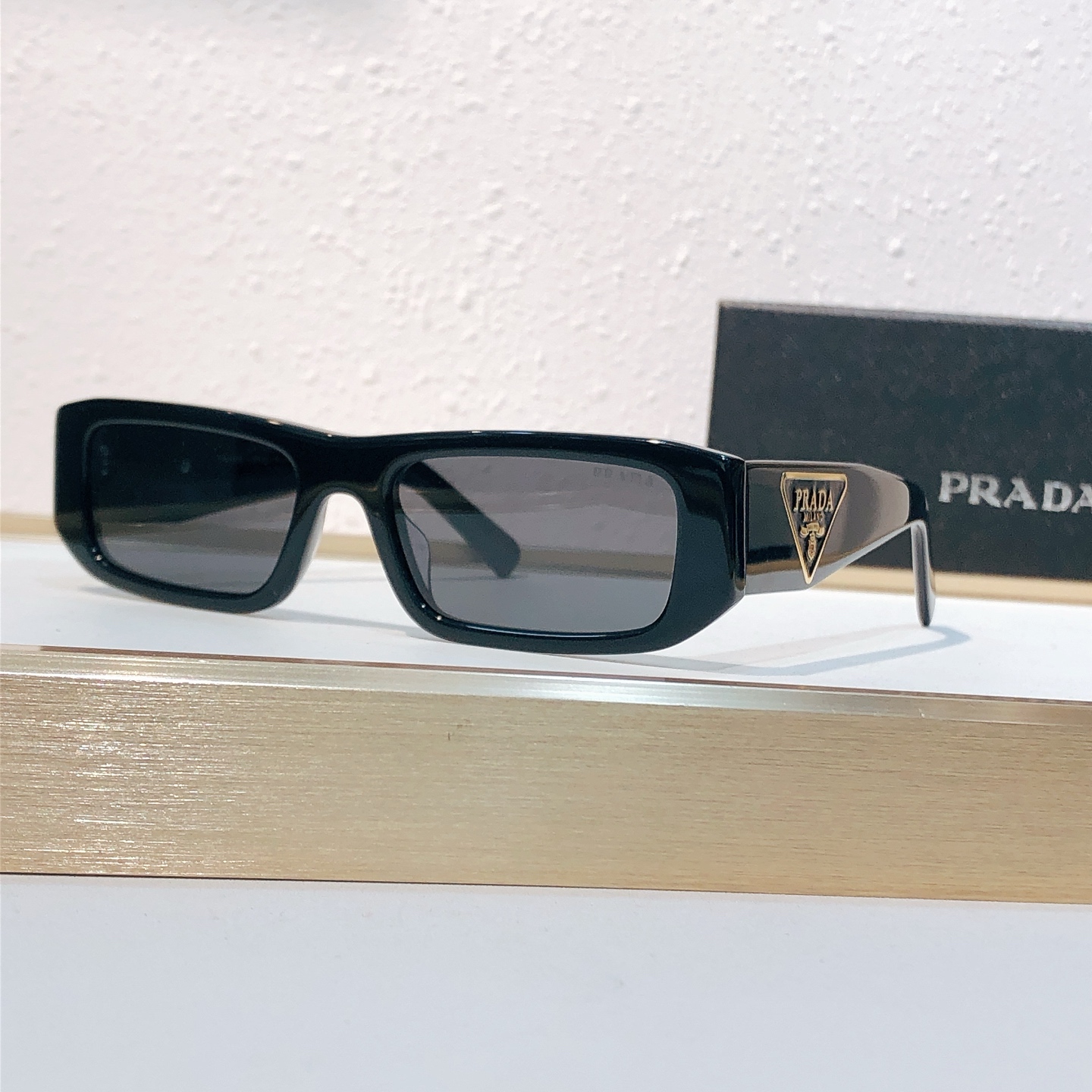 Prada PRAD*