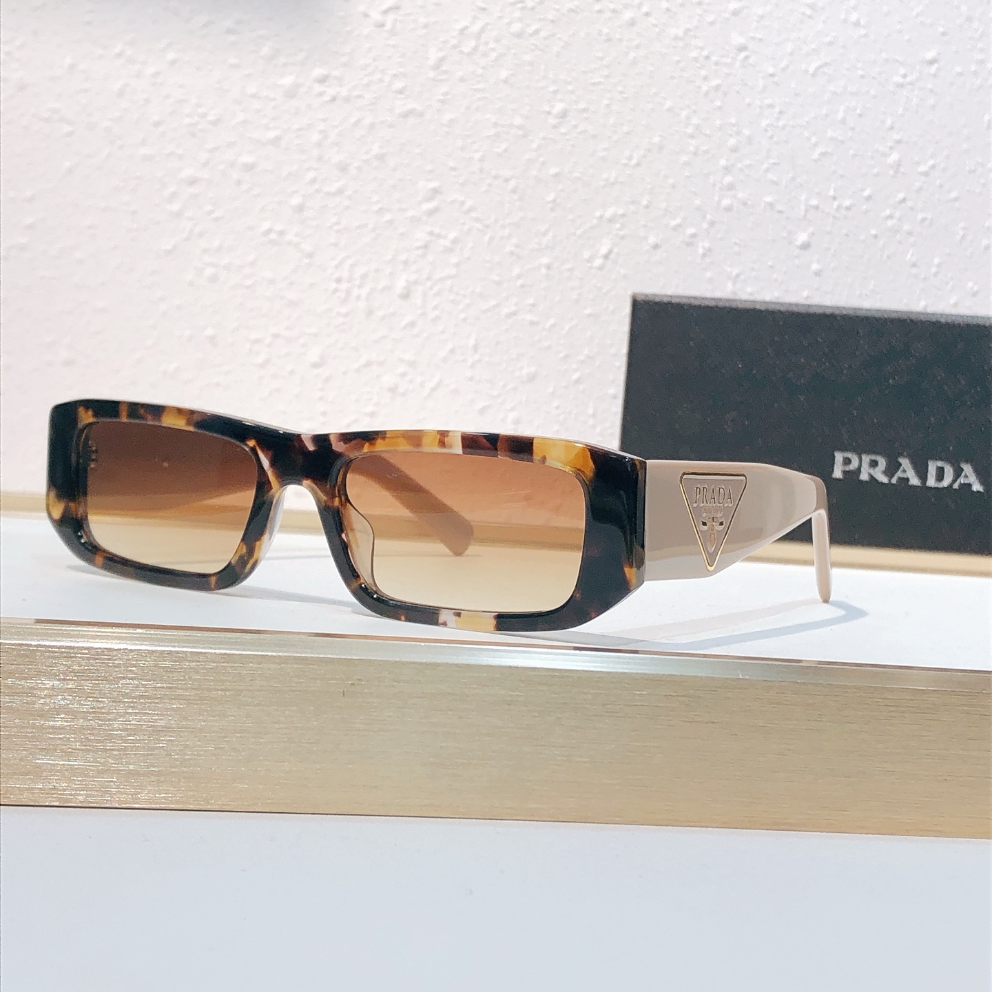 Prada PRAD*