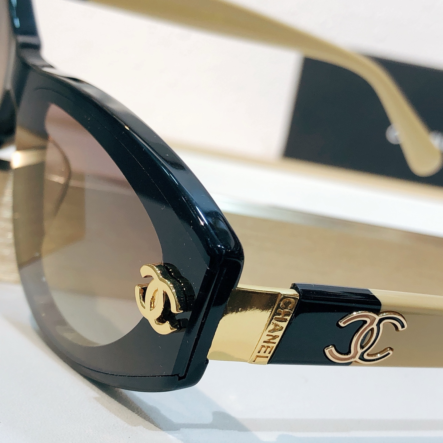 Chanel CHANE* MODEL：CH1907Q
