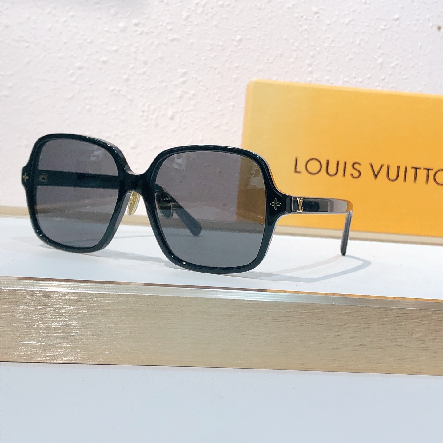 Louis Vuitton 钟楚曦最新同款。 LOUIS VUITTON*