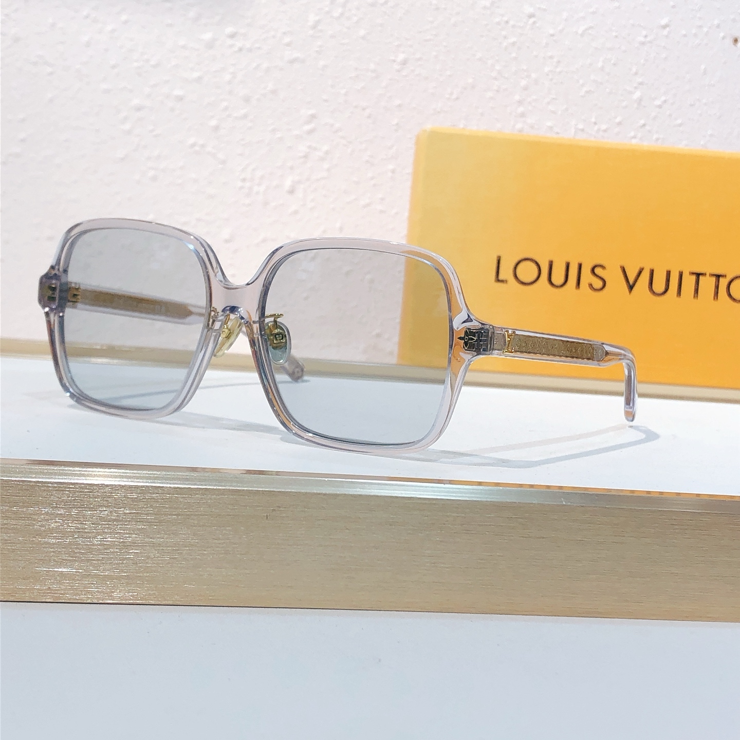 Louis Vuitton 钟楚曦最新同款。 LOUIS VUITTON*