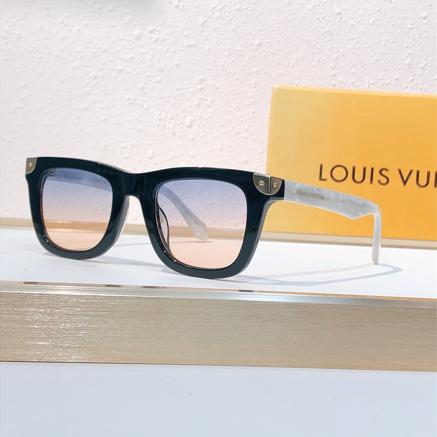 Солнечные очки Louis Vuitton, размер 52 мм