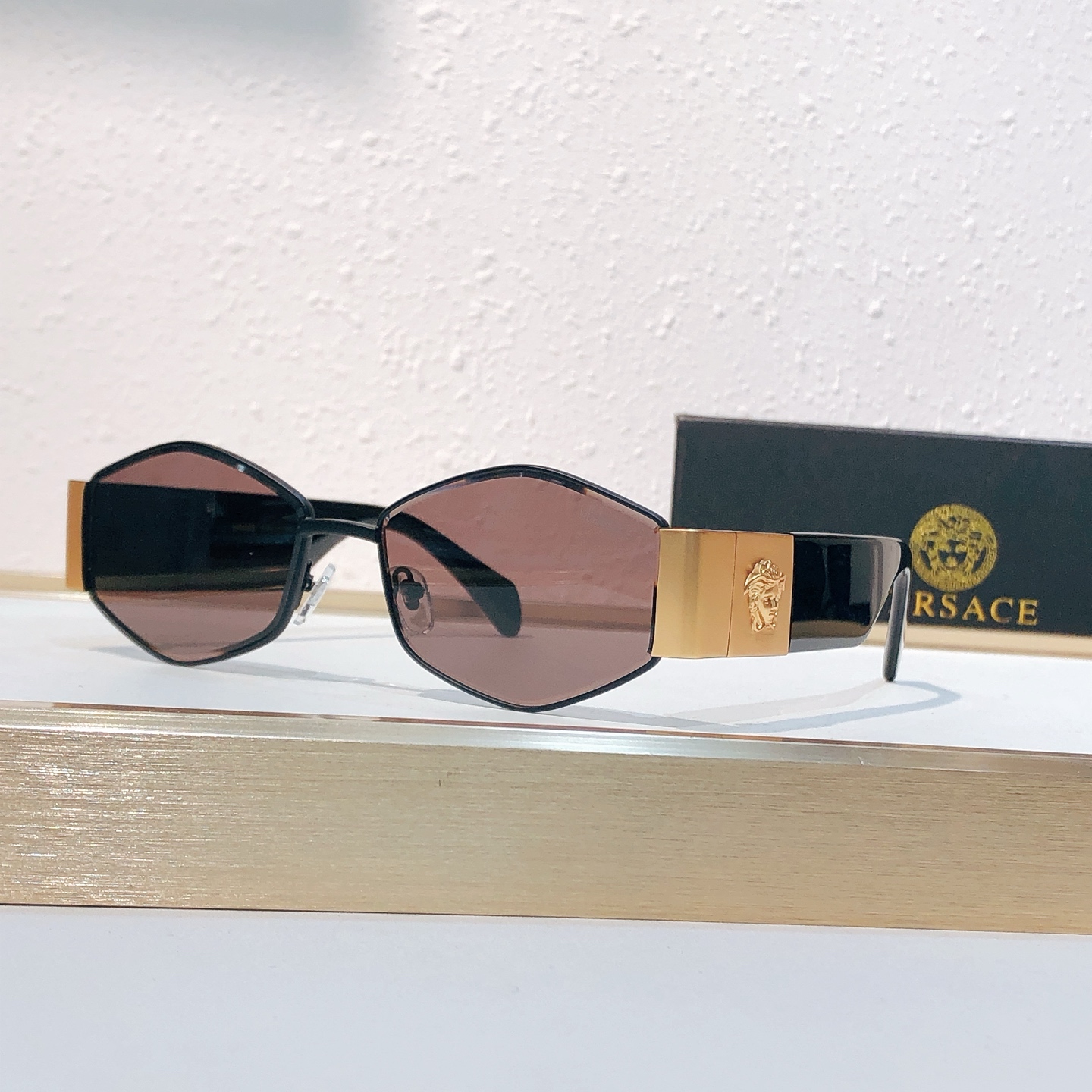 Солнцезащитные очки Versace VE1881