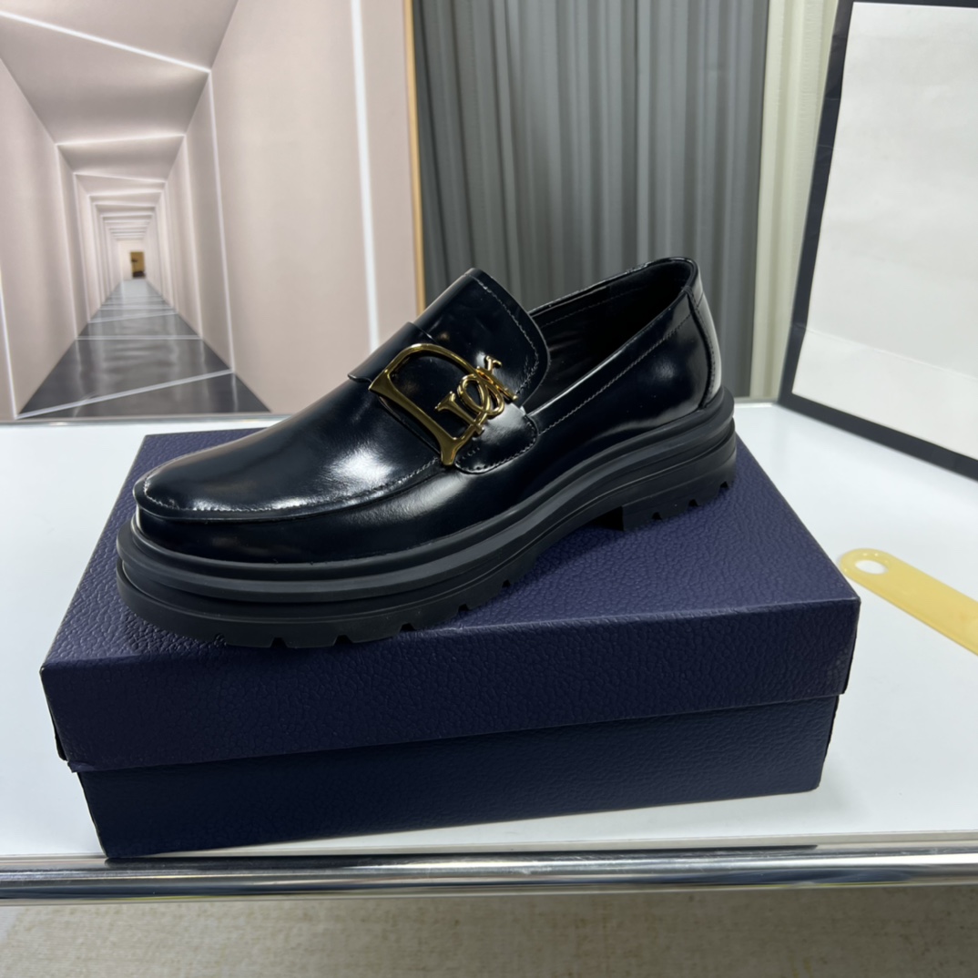 Los zapatos de cuero informales de negocios para hombres de fábrica Dior.CD 👞 están hechos de cuero de marca original …