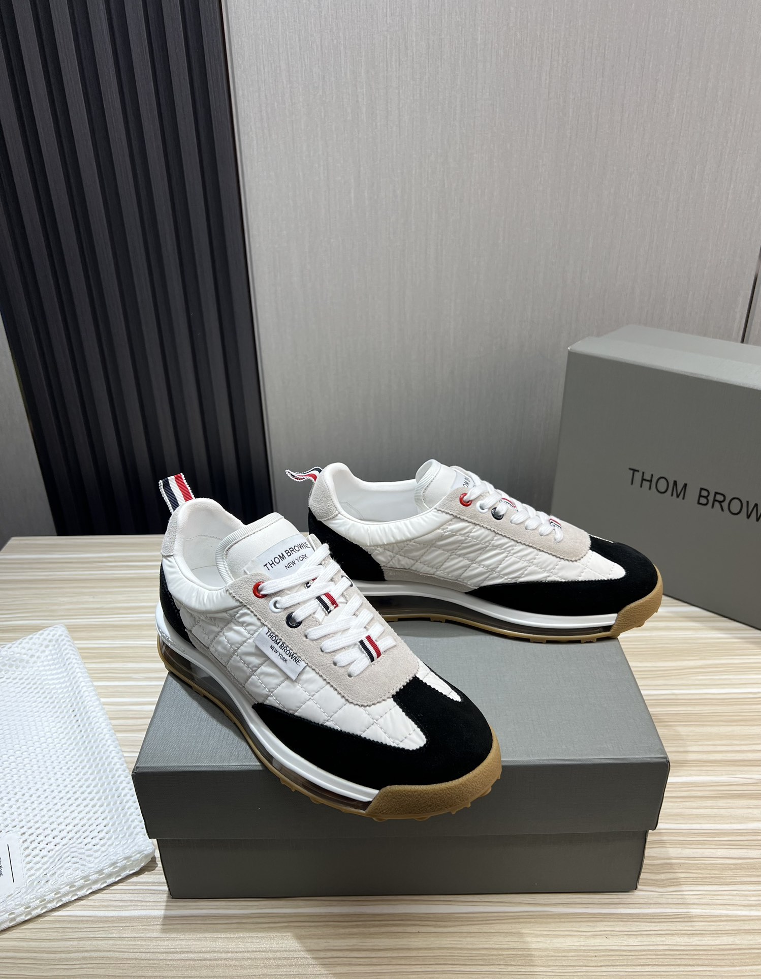 Thom Browne Men's Fashion Sneakers - Leather, Embroidered, Cushioned Sole 4 i1700682460 1459 6