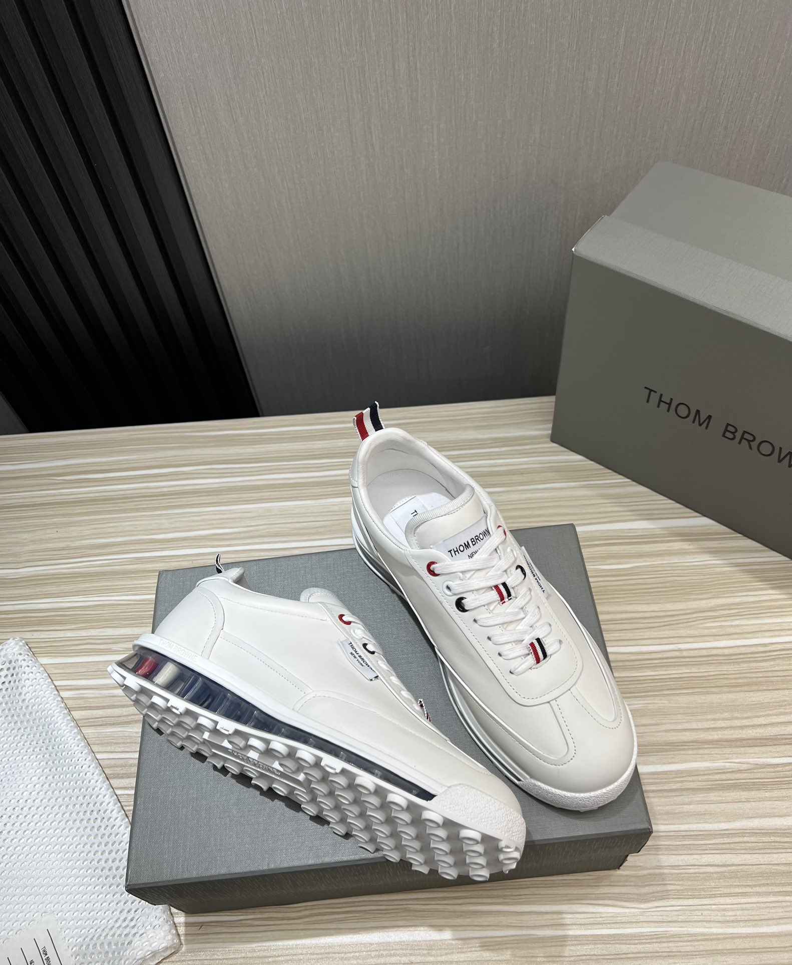 Thom Browne Men's White Leather Low-Top Sneakers Fashion Casual Shoes 7 i1700683093 1850 4