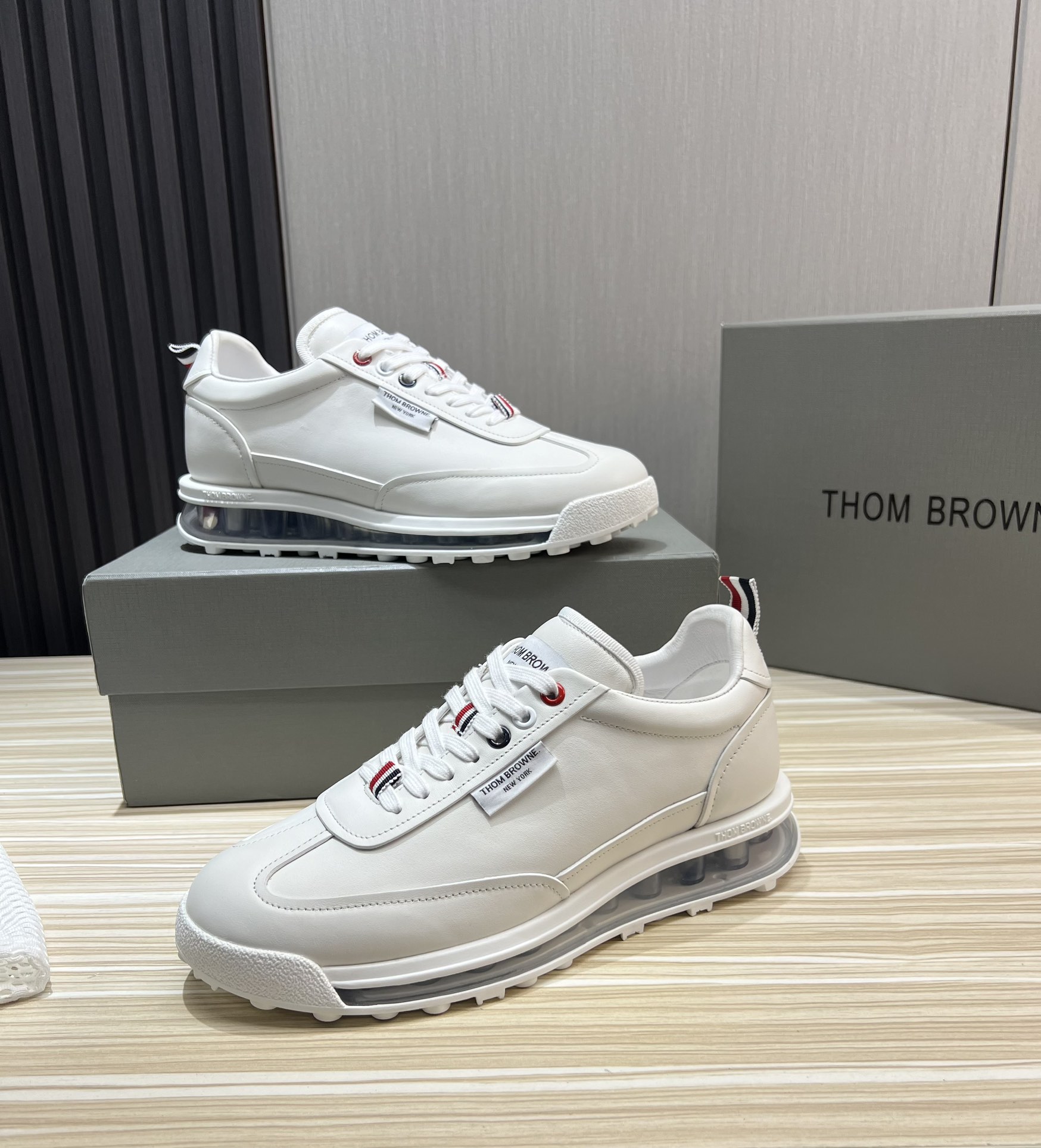 Thom Browne Men's White Leather Low-Top Sneakers Fashion Casual Shoes 5 i1700683093 647 3