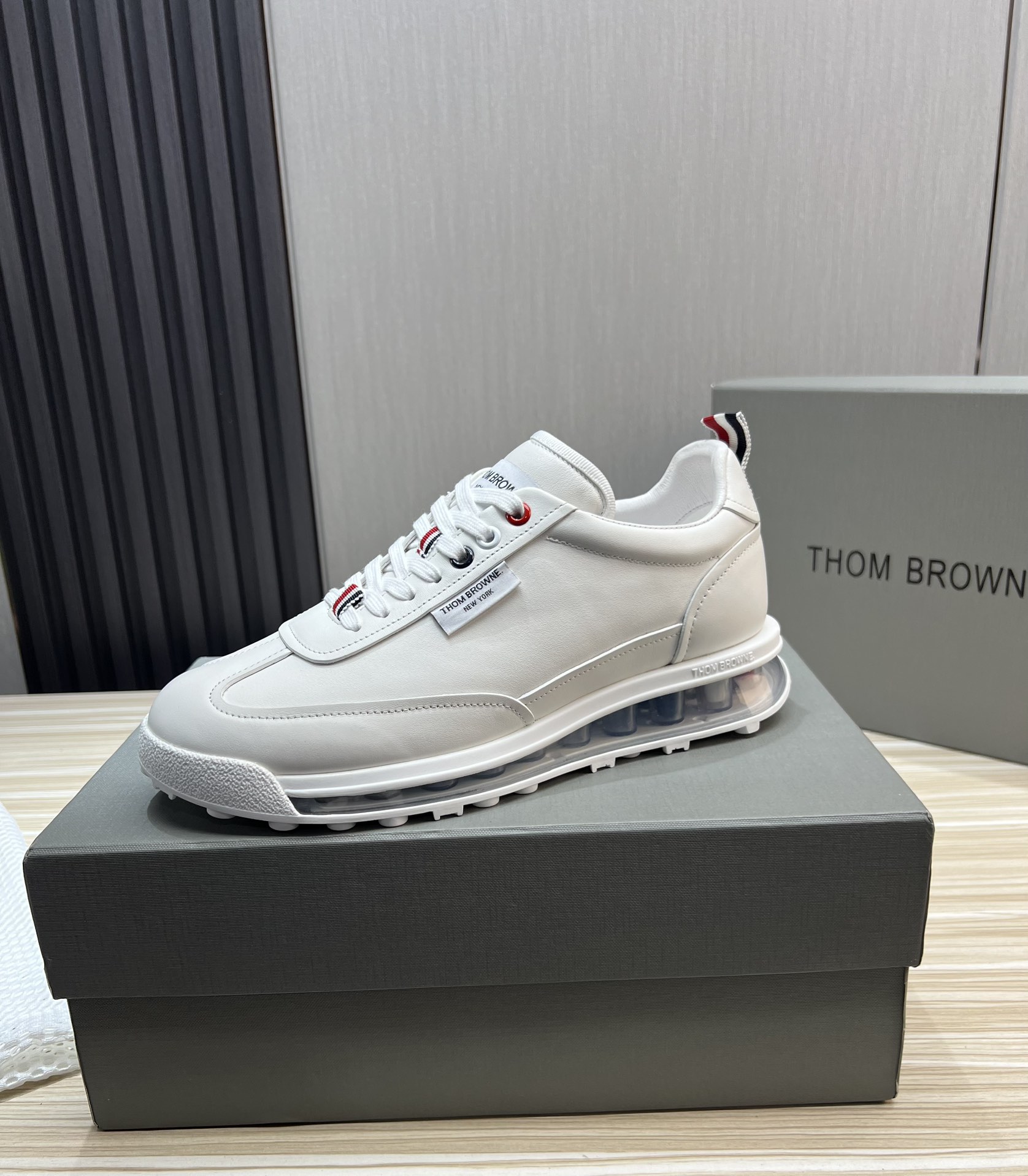 Thom Browne Men's White Leather Low-Top Sneakers Fashion Casual Shoes 2 i1700683093 7781 7
