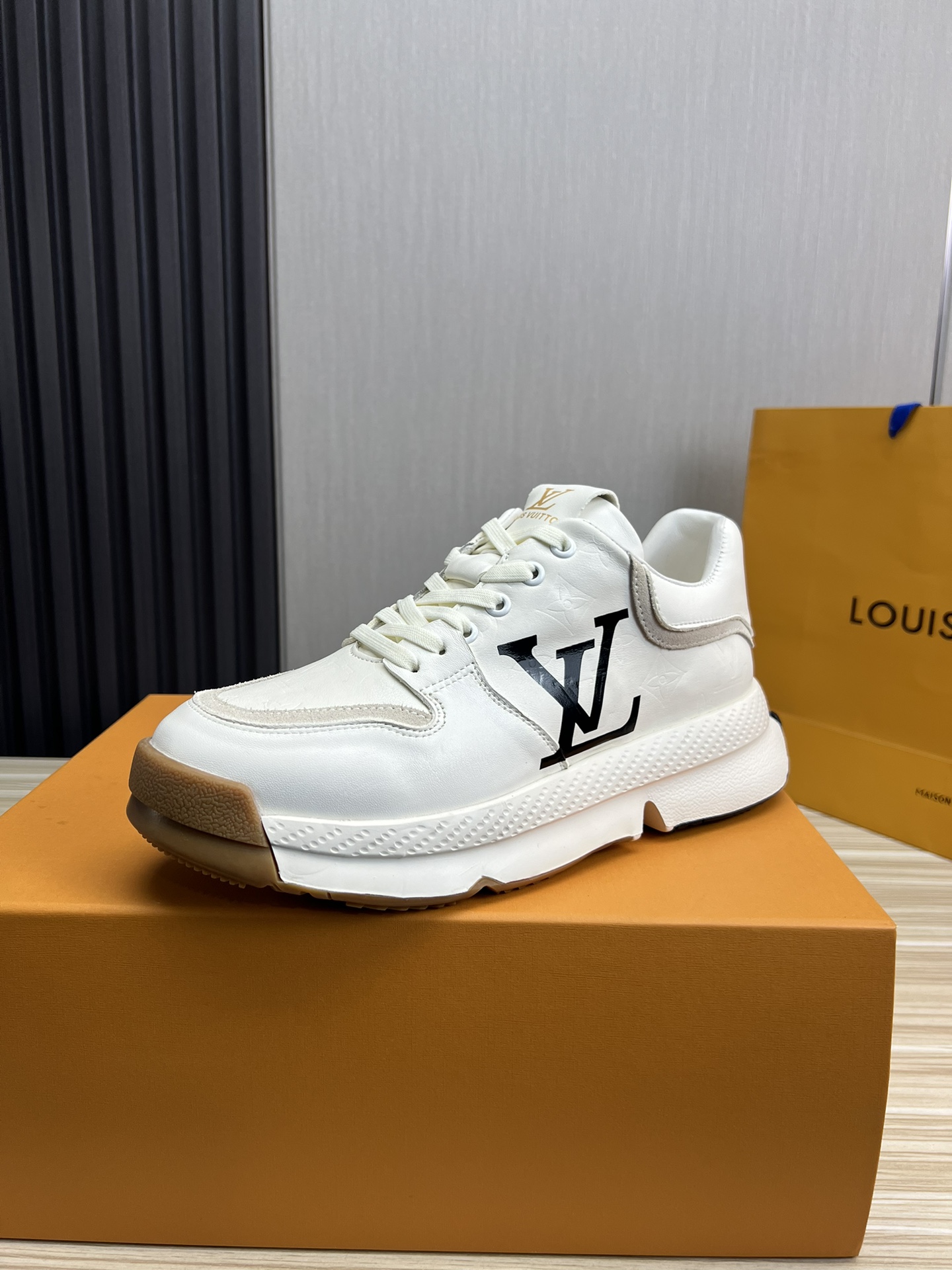 Louis Vuitton Skateboard Shoes Men Cowhide Genuine Leather Rubber Fashion Casual