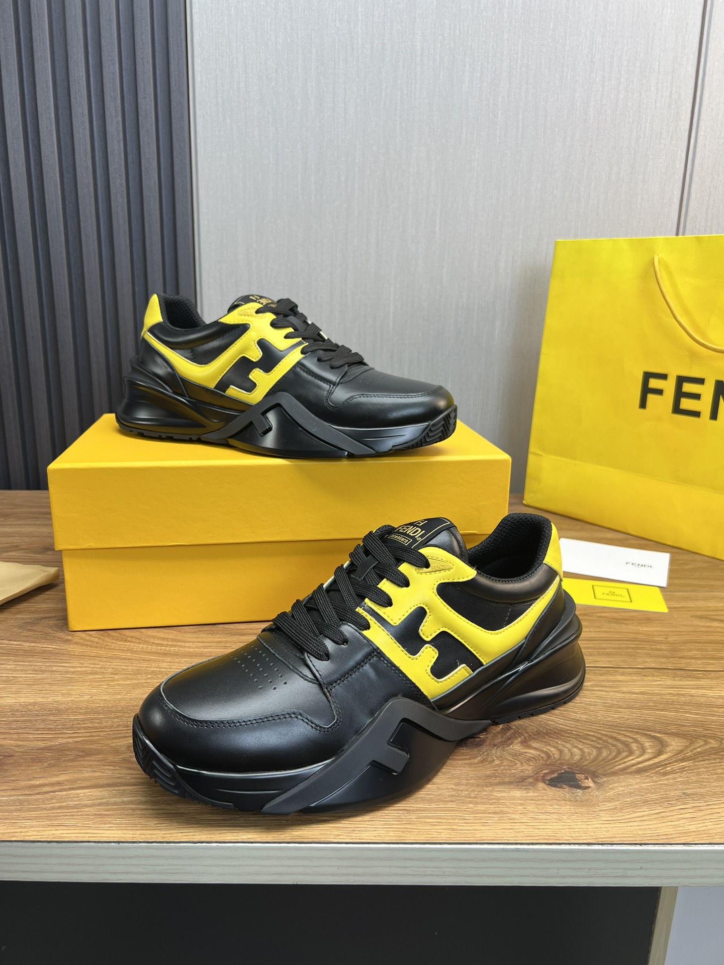 Factory precio 290Fendi [Fendi] explosión enumerados moda casual zapatos de los hombres que utilizan