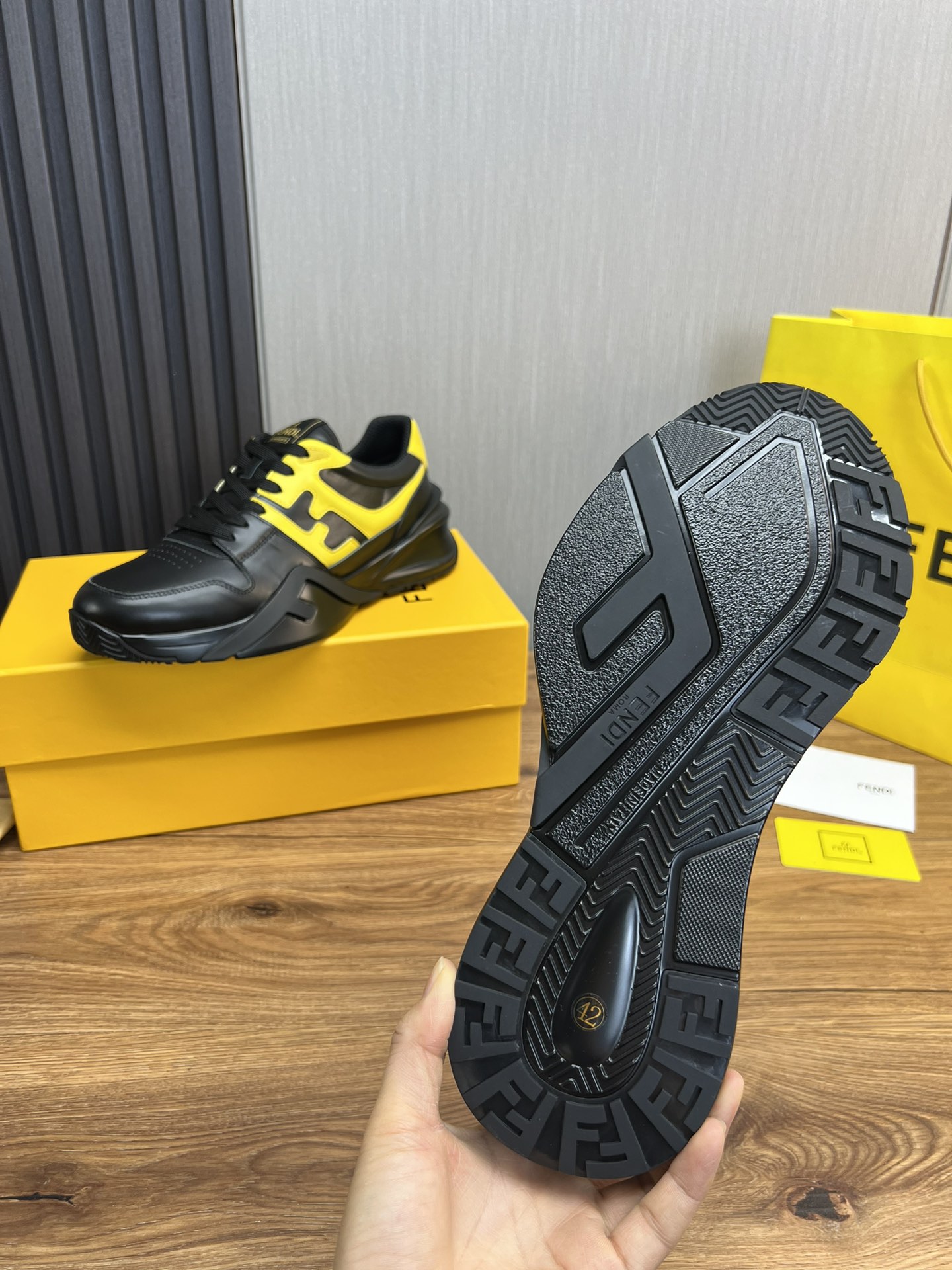 Factory precio 290Fendi [Fendi] explosión enumerados moda casual zapatos de los hombres que utilizan