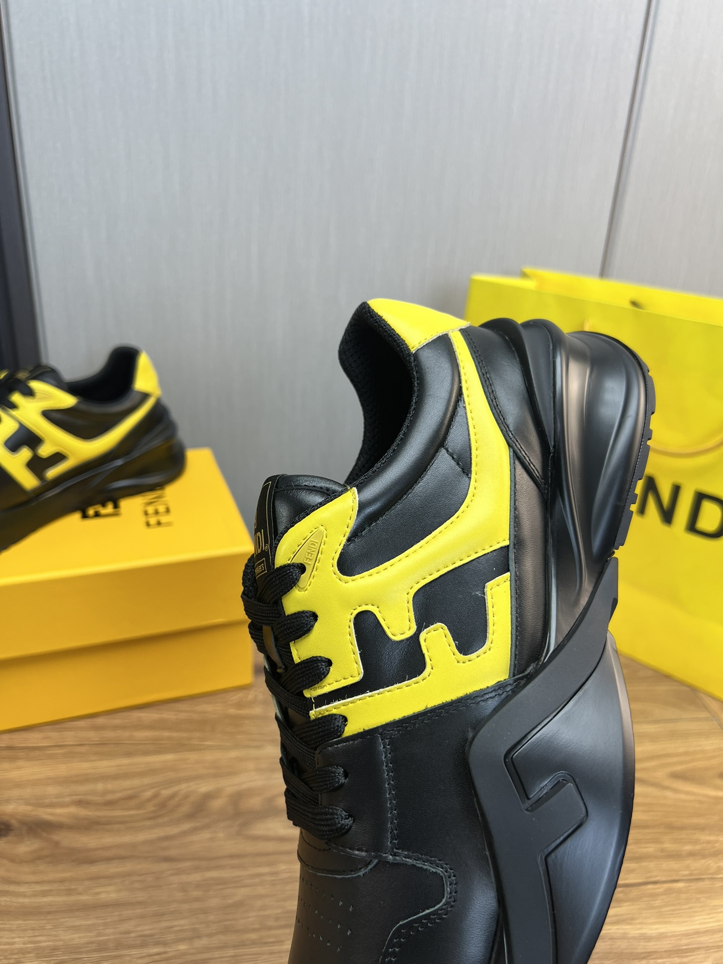 Factory precio 290Fendi [Fendi] explosión enumerados moda casual zapatos de los hombres que utilizan
