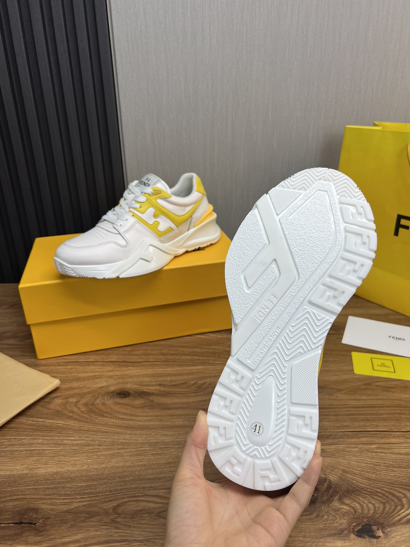 Factory precio 290Fendi [Fendi] explosión enumerados moda casual zapatos de los hombres que utilizan