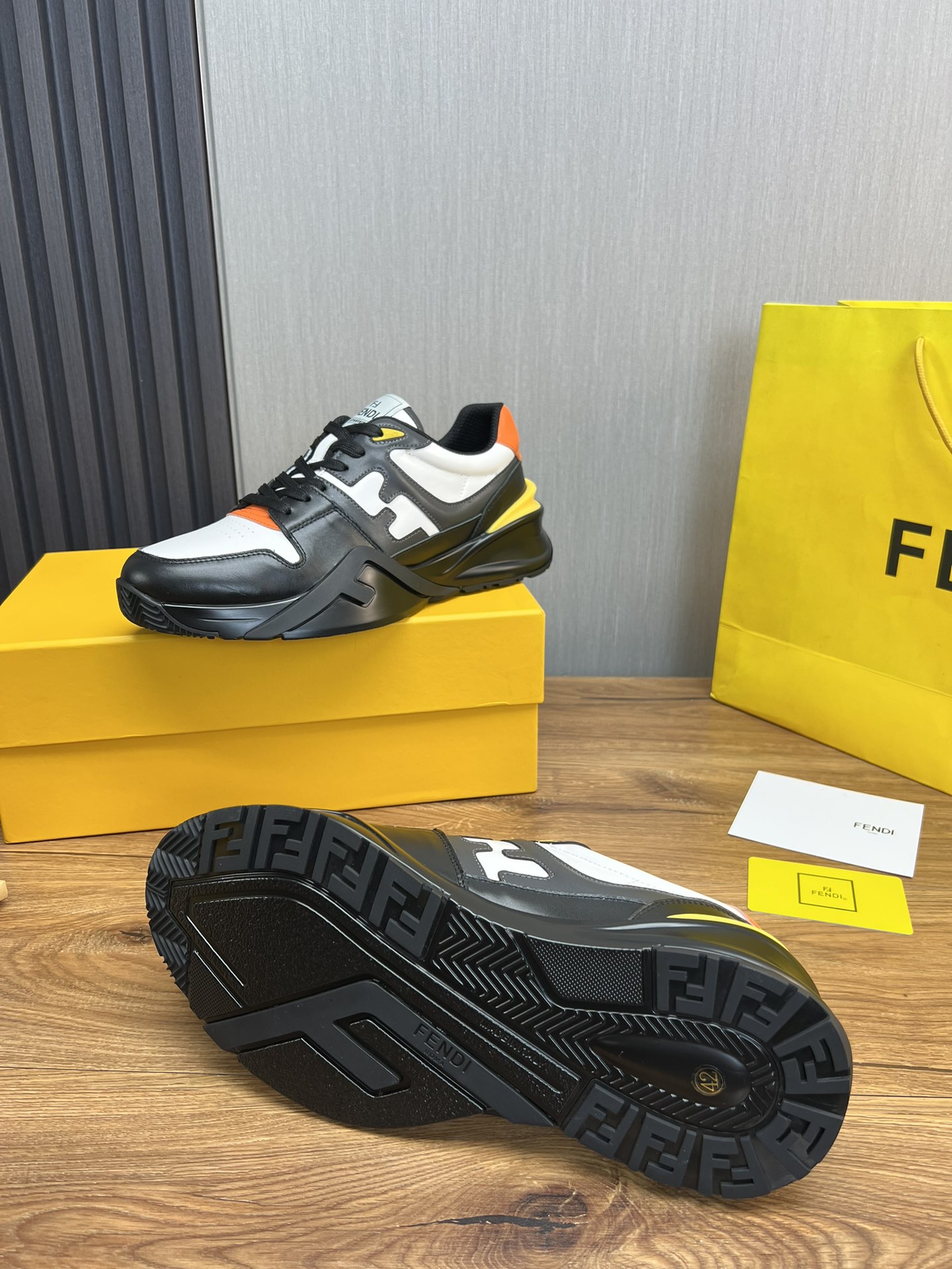Factory precio 290Fendi [Fendi] explosión enumerados moda casual zapatos de los hombres que utilizan