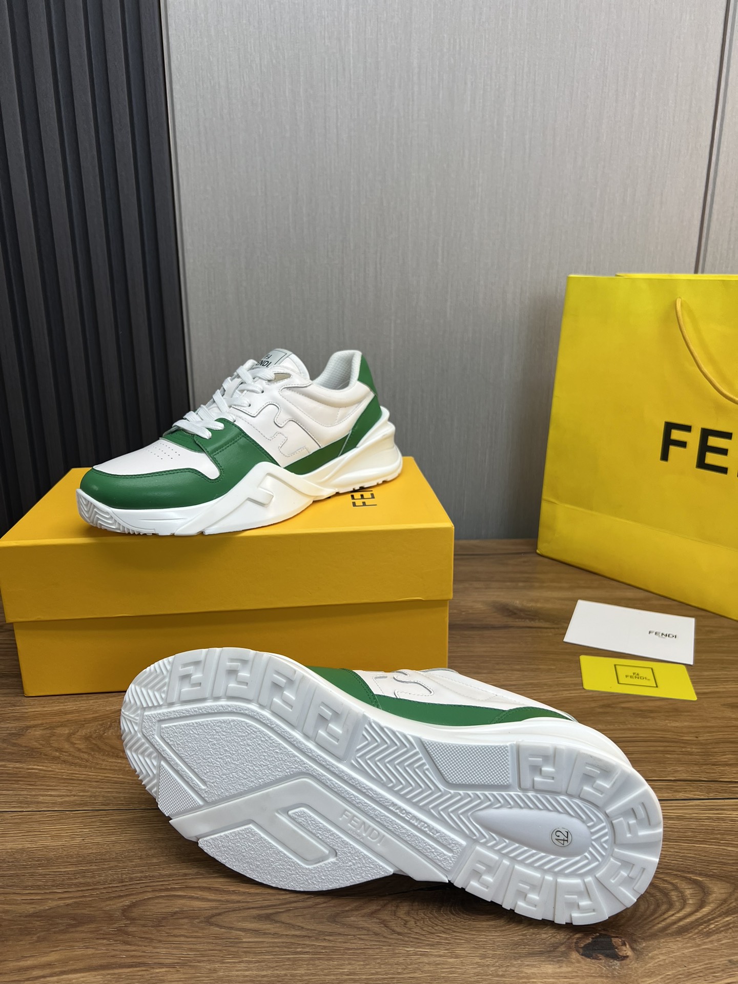 Factory precio 290Fendi [Fendi] explosión enumerados moda casual zapatos de los hombres que utilizan