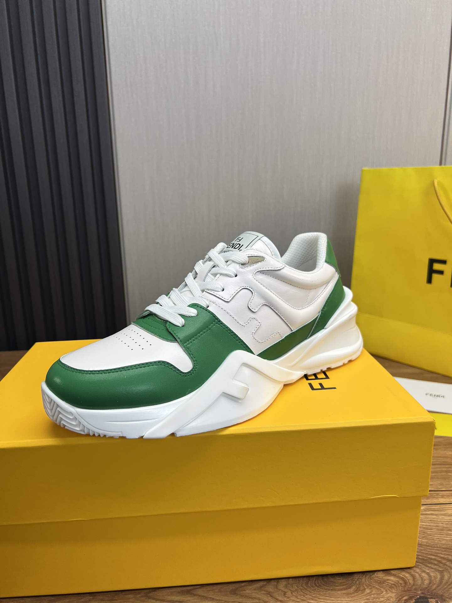 Factory precio 290Fendi [Fendi] explosión enumerados moda casual zapatos de los hombres que utilizan