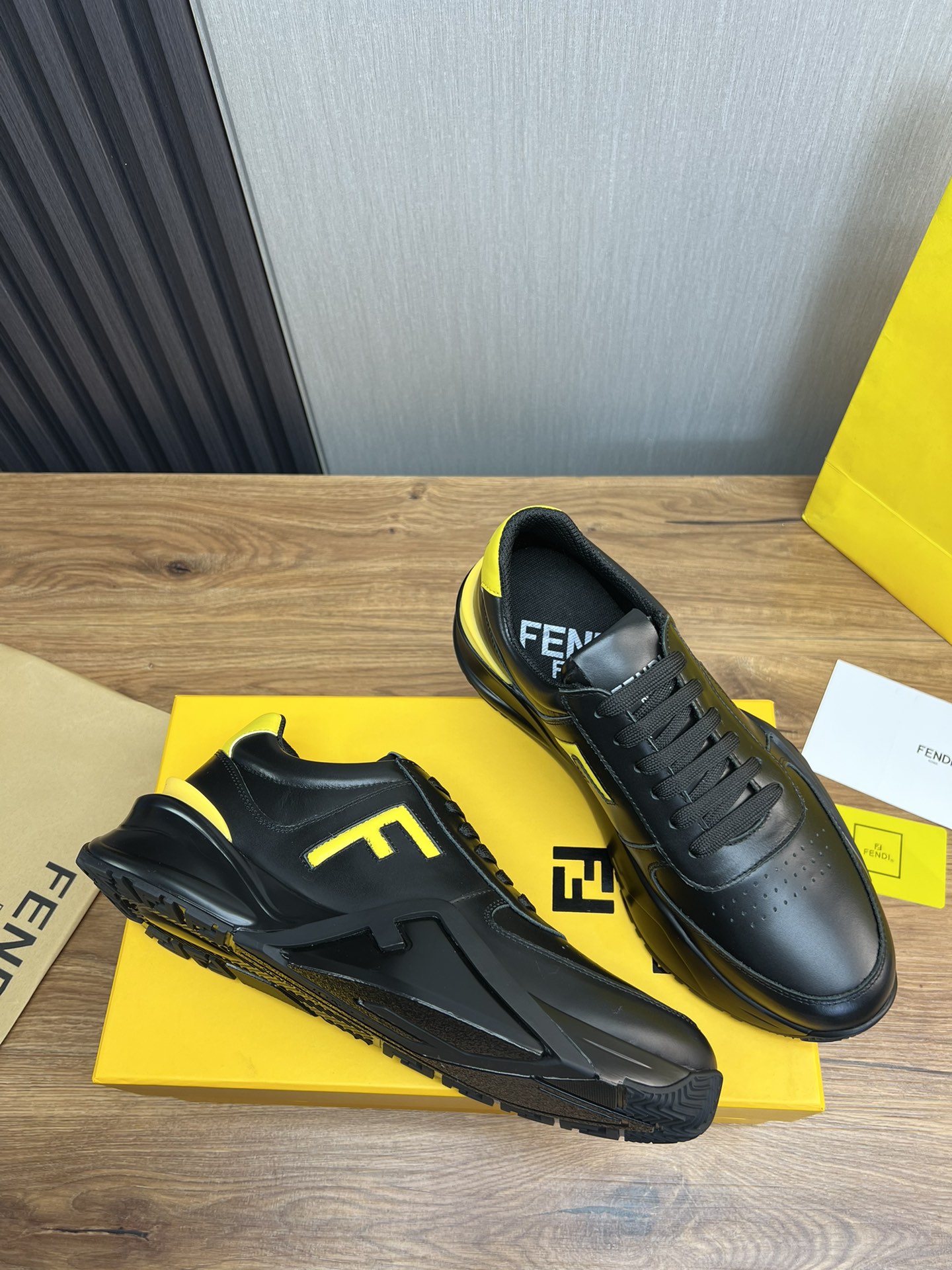 Factory precio 290Fendi [Fendi] explosión enumerados moda casual zapatos de los hombres que utilizan