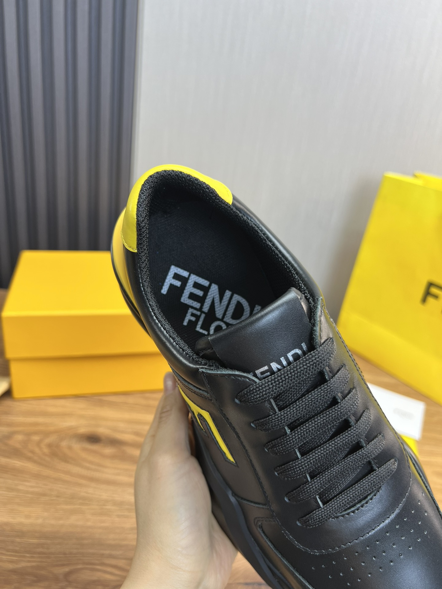 Factory precio 290Fendi [Fendi] explosión enumerados moda casual zapatos de los hombres que utilizan