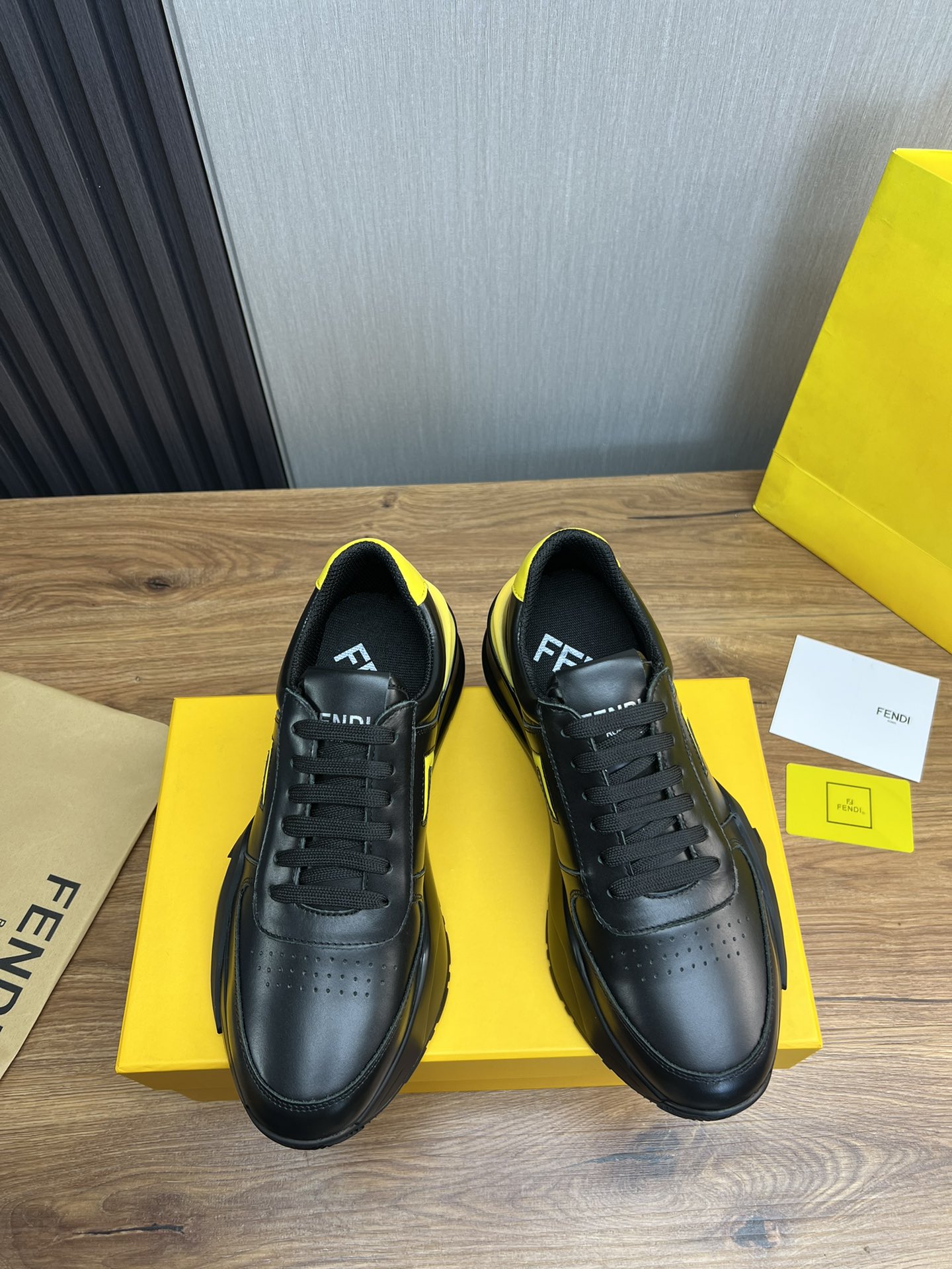 Factory precio 290Fendi [Fendi] explosión enumerados moda casual zapatos de los hombres que utilizan