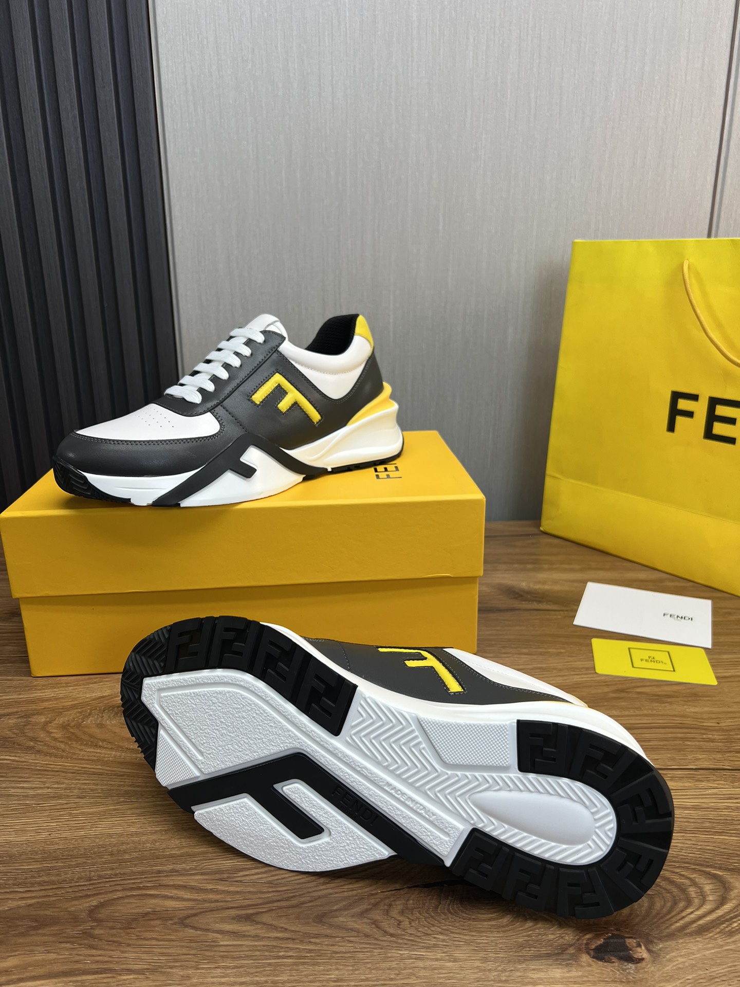 Factory precio 290Fendi [Fendi] explosión enumerados moda casual zapatos de los hombres que utilizan