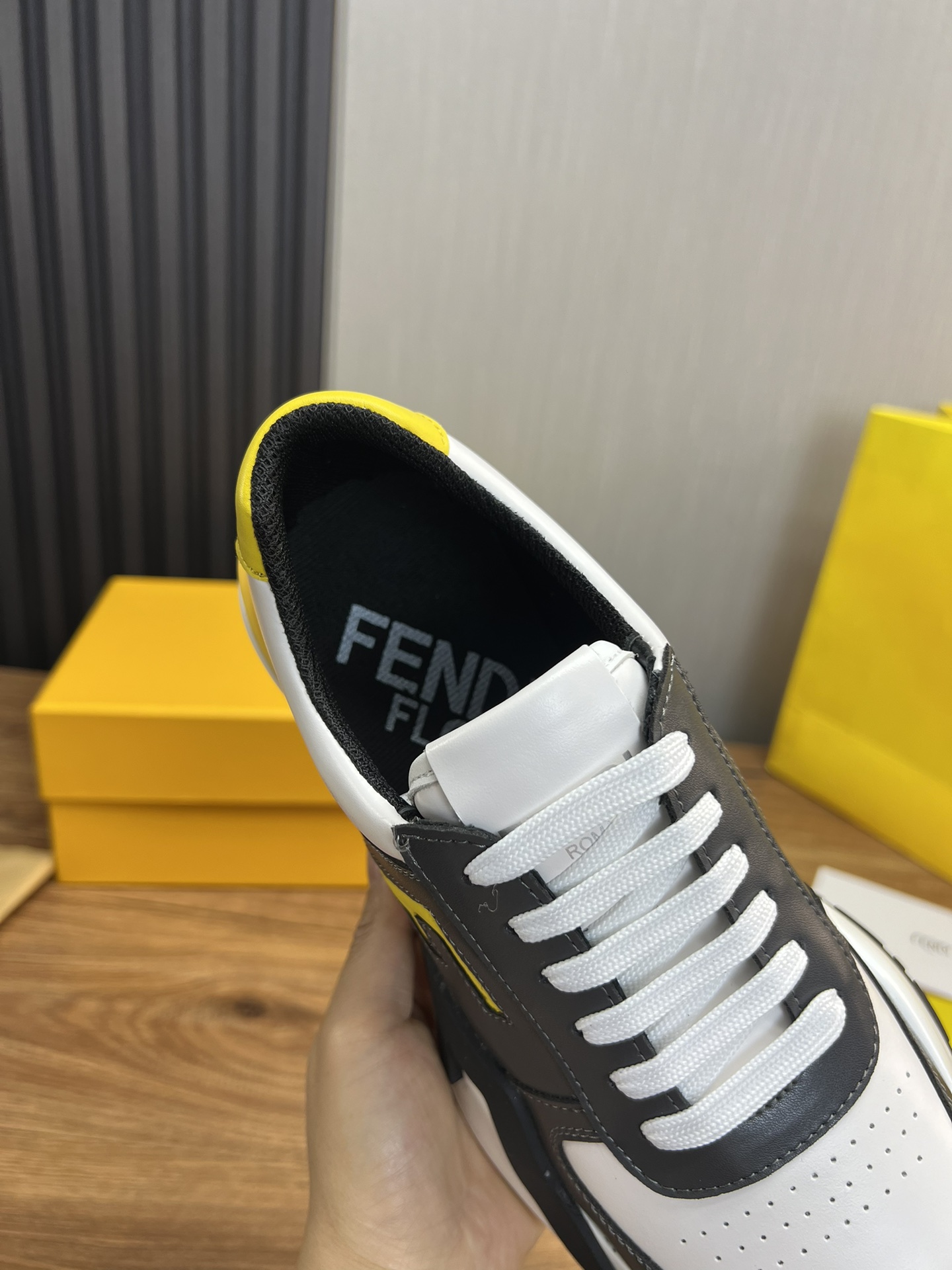 Factory precio 290Fendi [Fendi] explosión enumerados moda casual zapatos de los hombres que utilizan